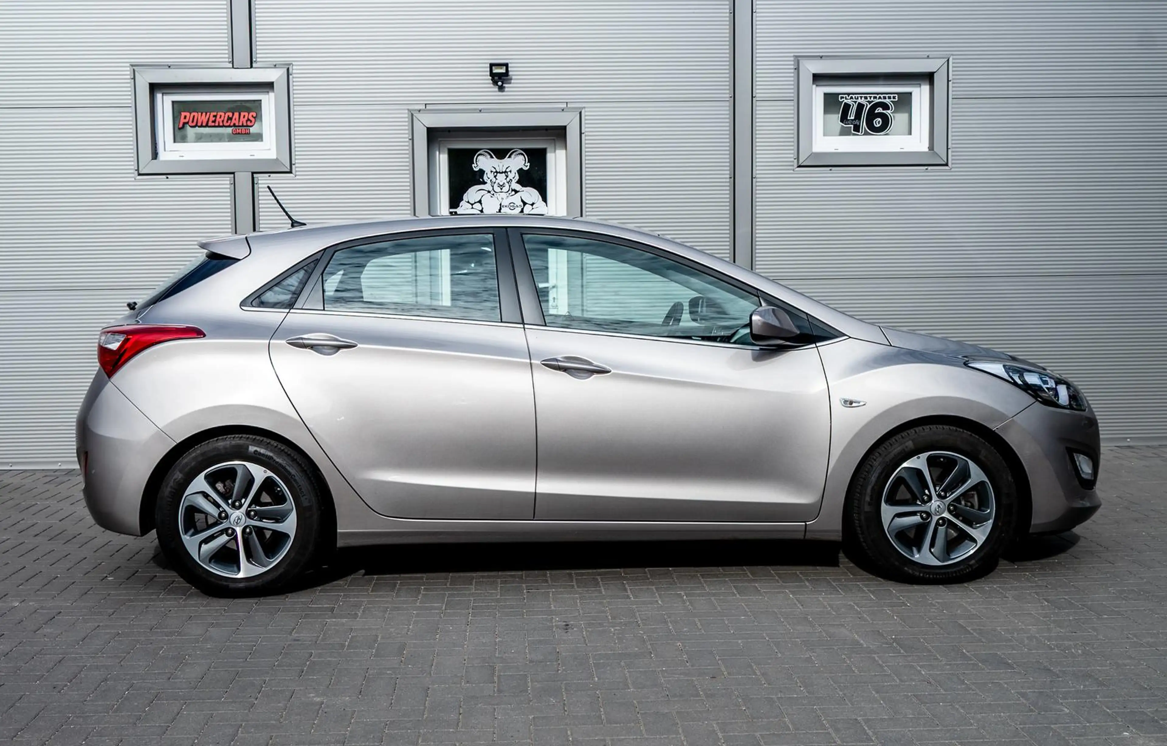 Hyundai i30 blue Trend 1.6 GDI — photo 5