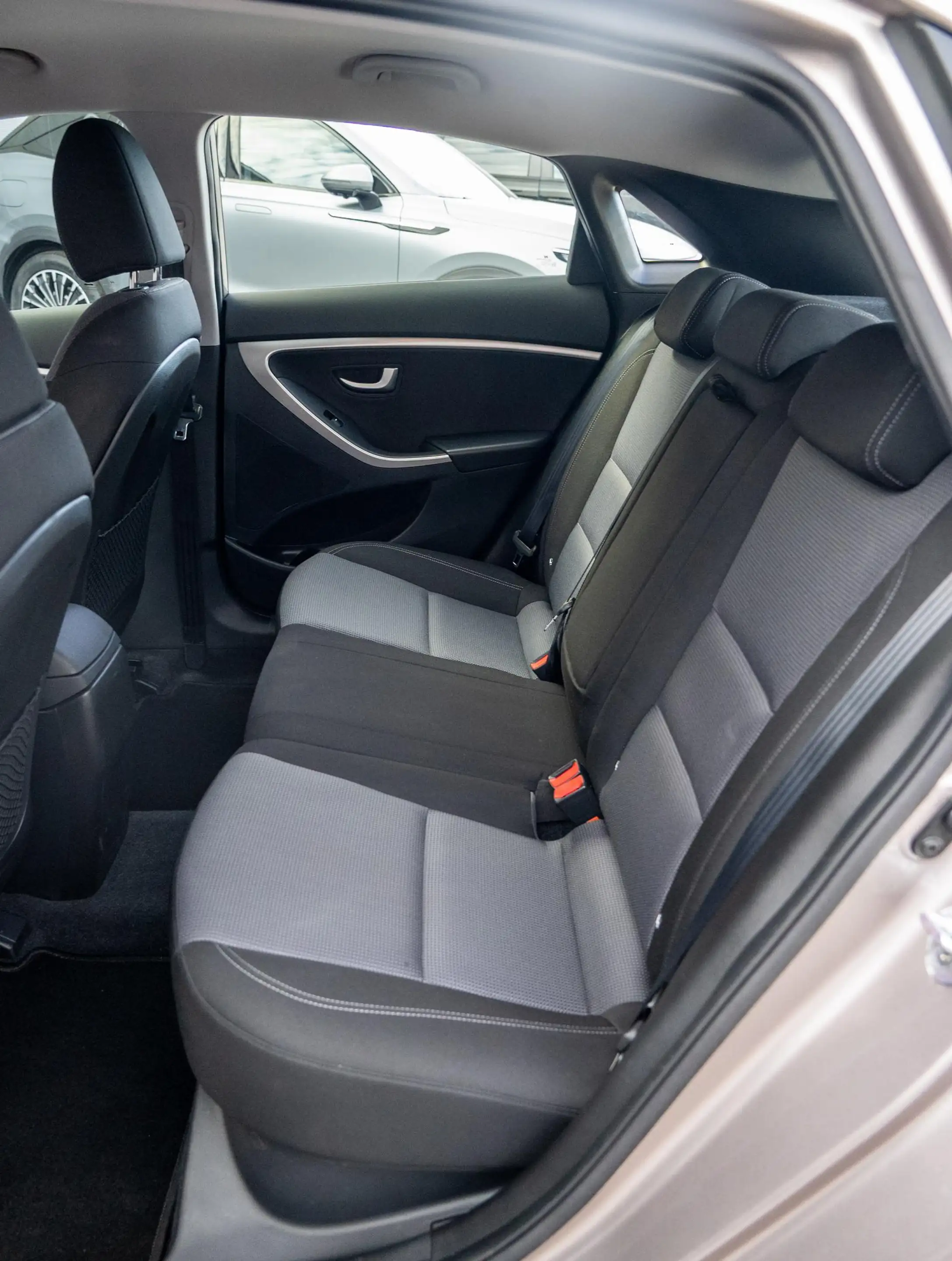 Hyundai i30 blue Trend 1.6 GDI — photo 13