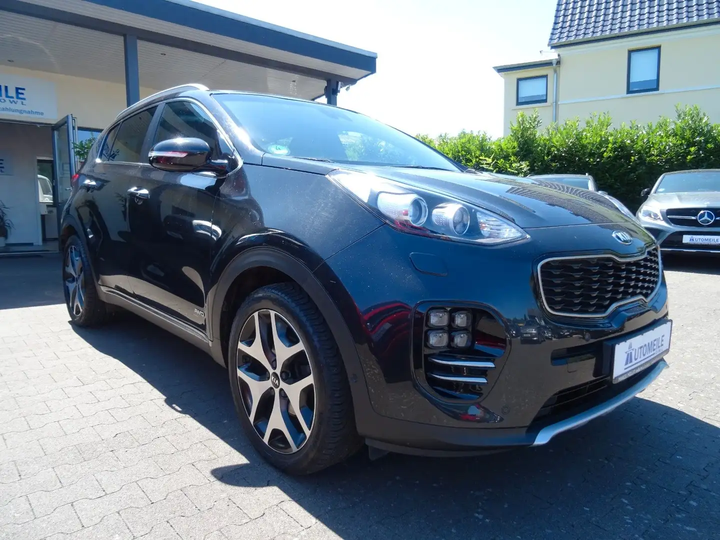 Kia Sportage GT-Line 4WD BI-XENON PANO NAVI AHK PDC Schwarz - 2