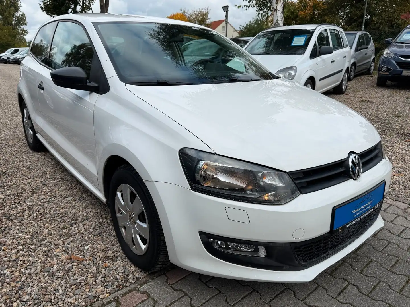 Volkswagen Polo V Trendline*2.HD*Klima*SHZ*Temp*TÜV NEU Blanc - 2