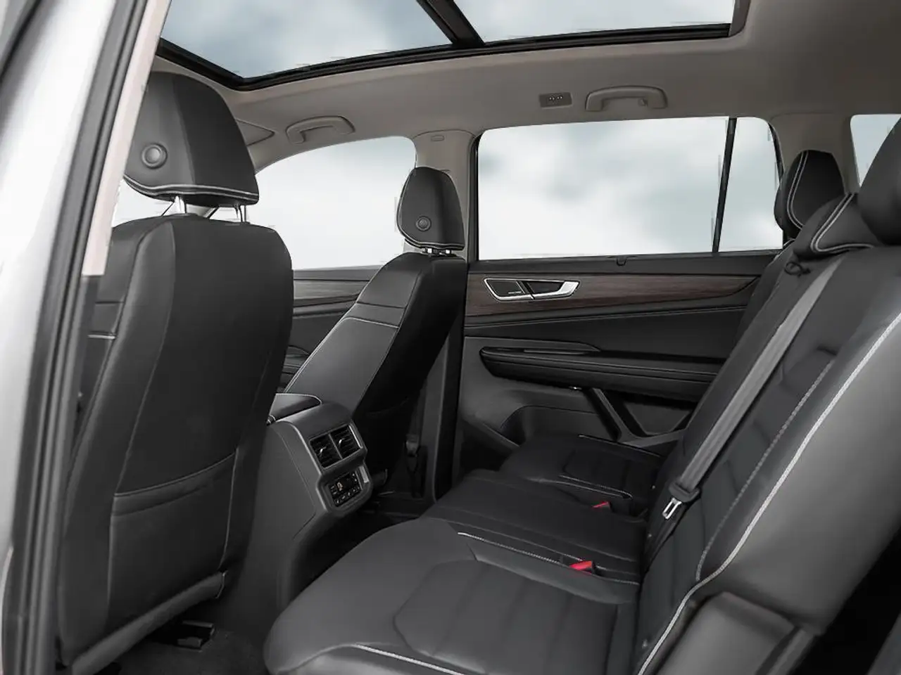 Volkswagen Atlas photo Volkswagen Atlas