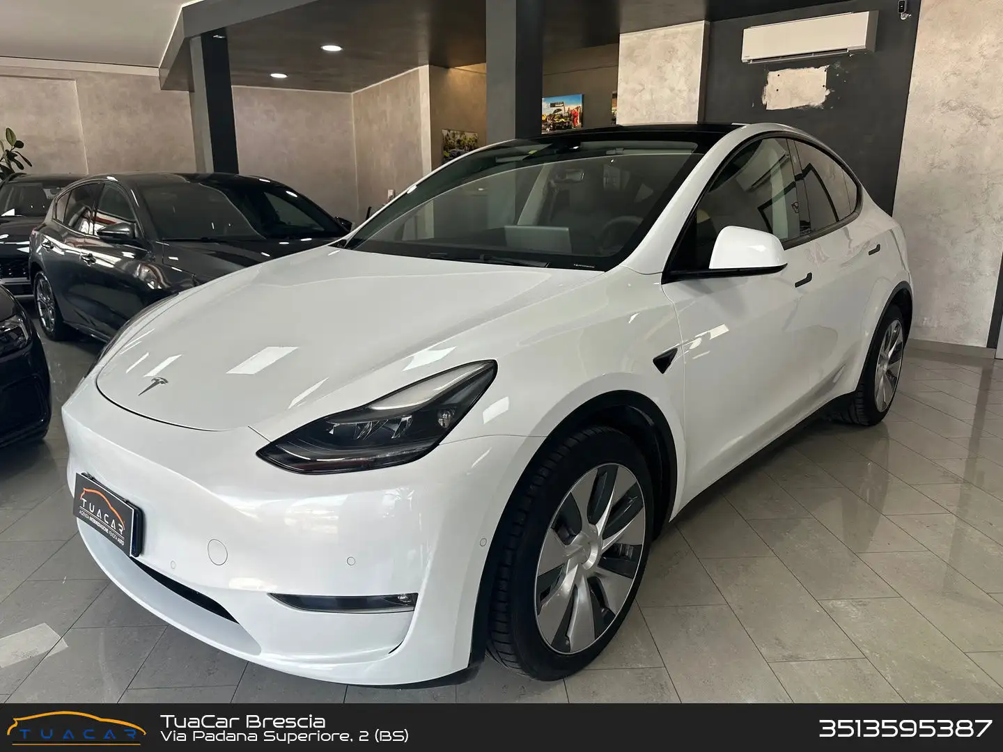 Tesla Model Y Long Range Dual Motor AWD Bianco - 1