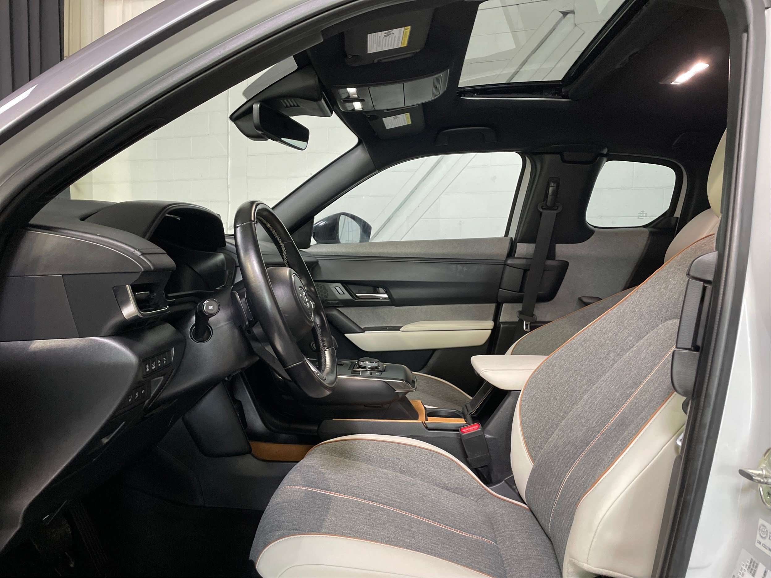 2022 Mazda MX-30 Cuir Toit GPS Mags Sièges chauffants Caméra de rec — снимка 1