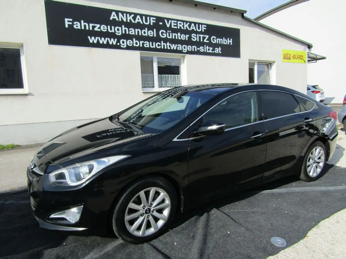 Hyundai i40 Premium Schwarz - 1