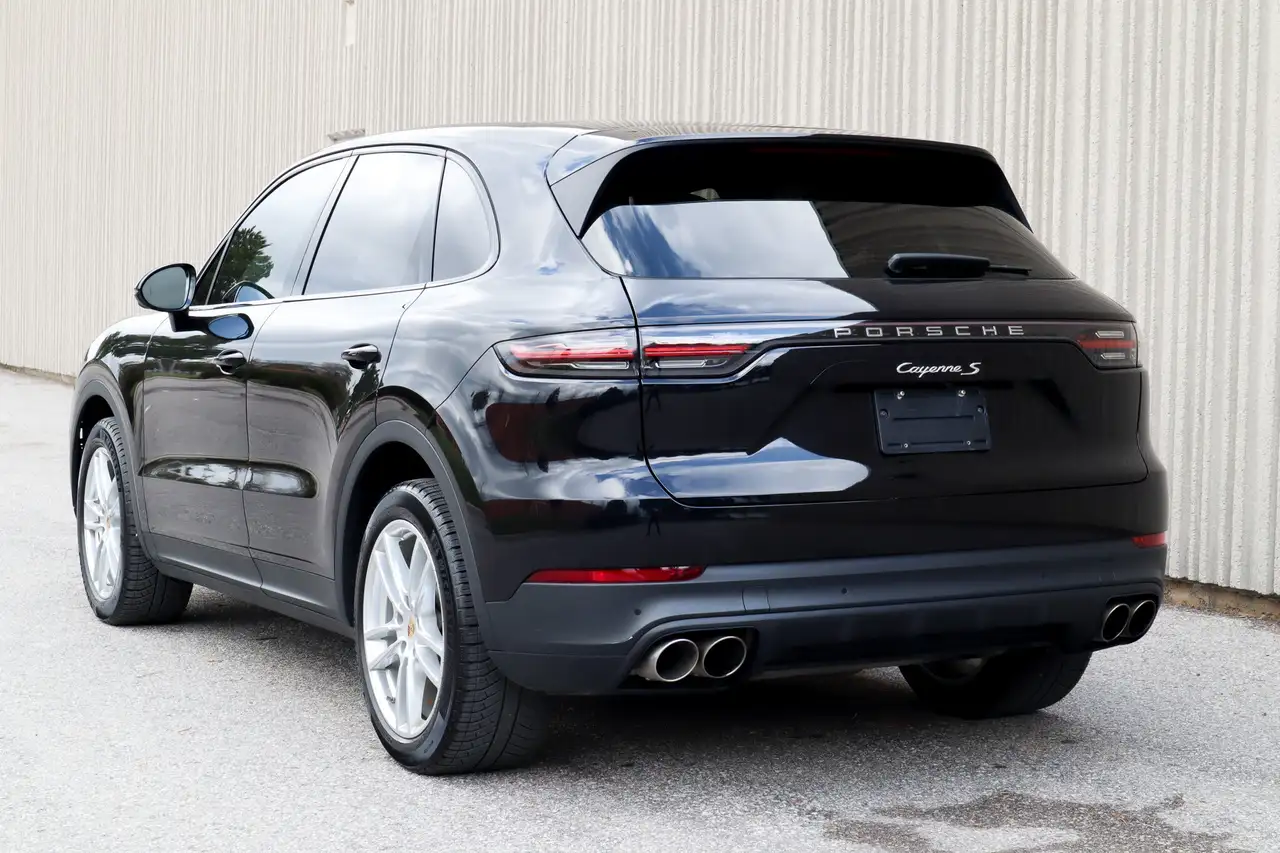 Porsche Cayenne снимка Porsche Cayenne