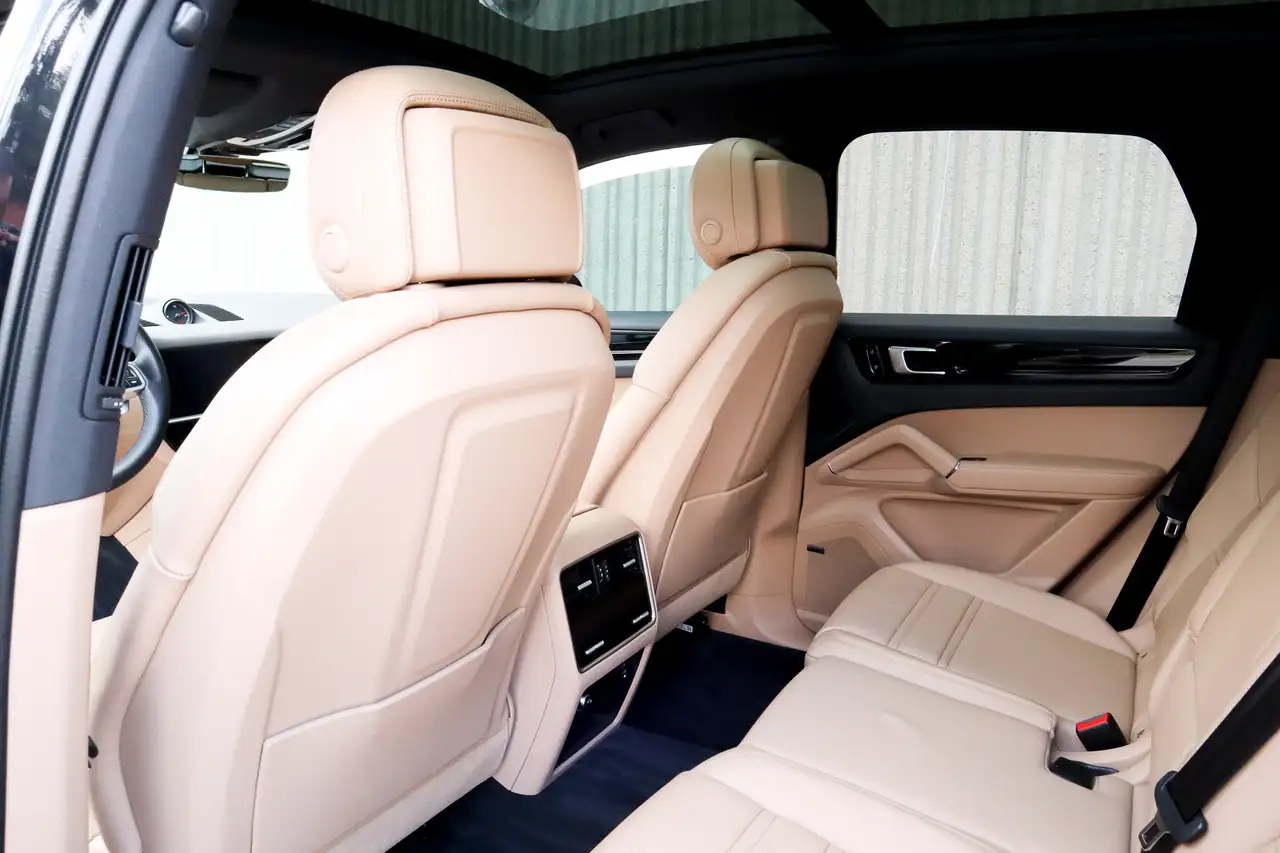 Porsche Cayenne снимка Porsche Cayenne