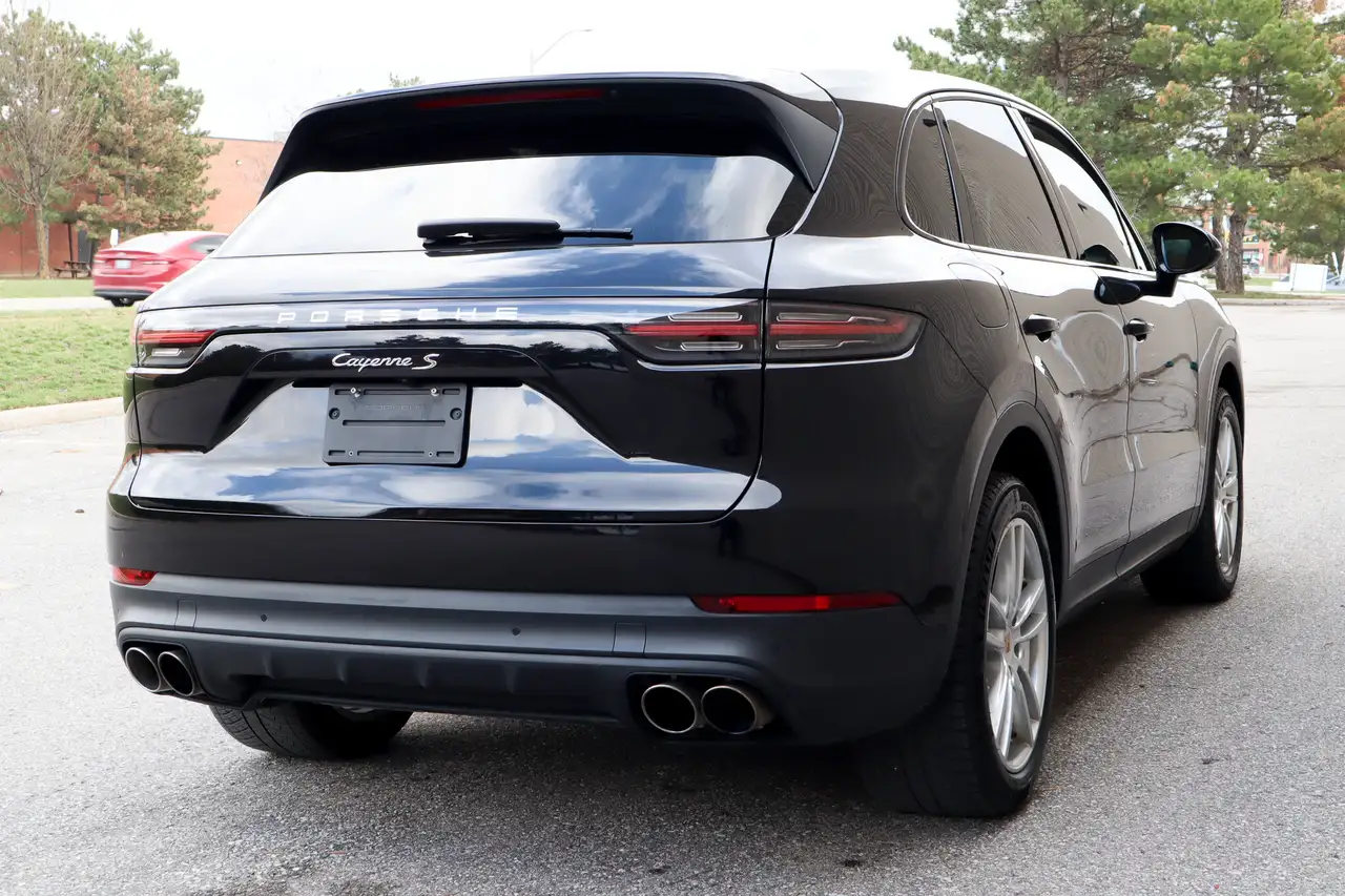 Porsche Cayenne снимка Porsche Cayenne
