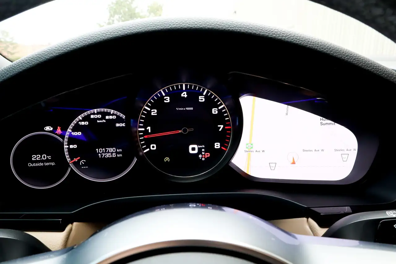 Porsche Cayenne снимка Porsche Cayenne