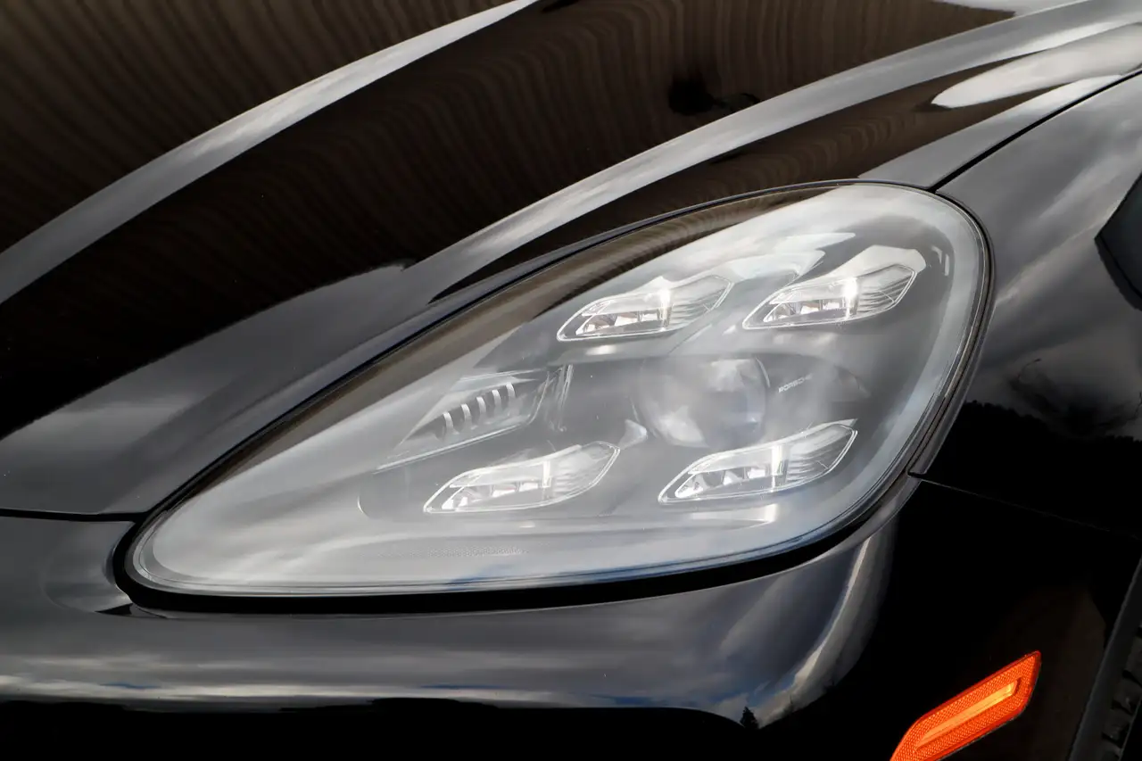 Porsche Cayenne снимка Porsche Cayenne