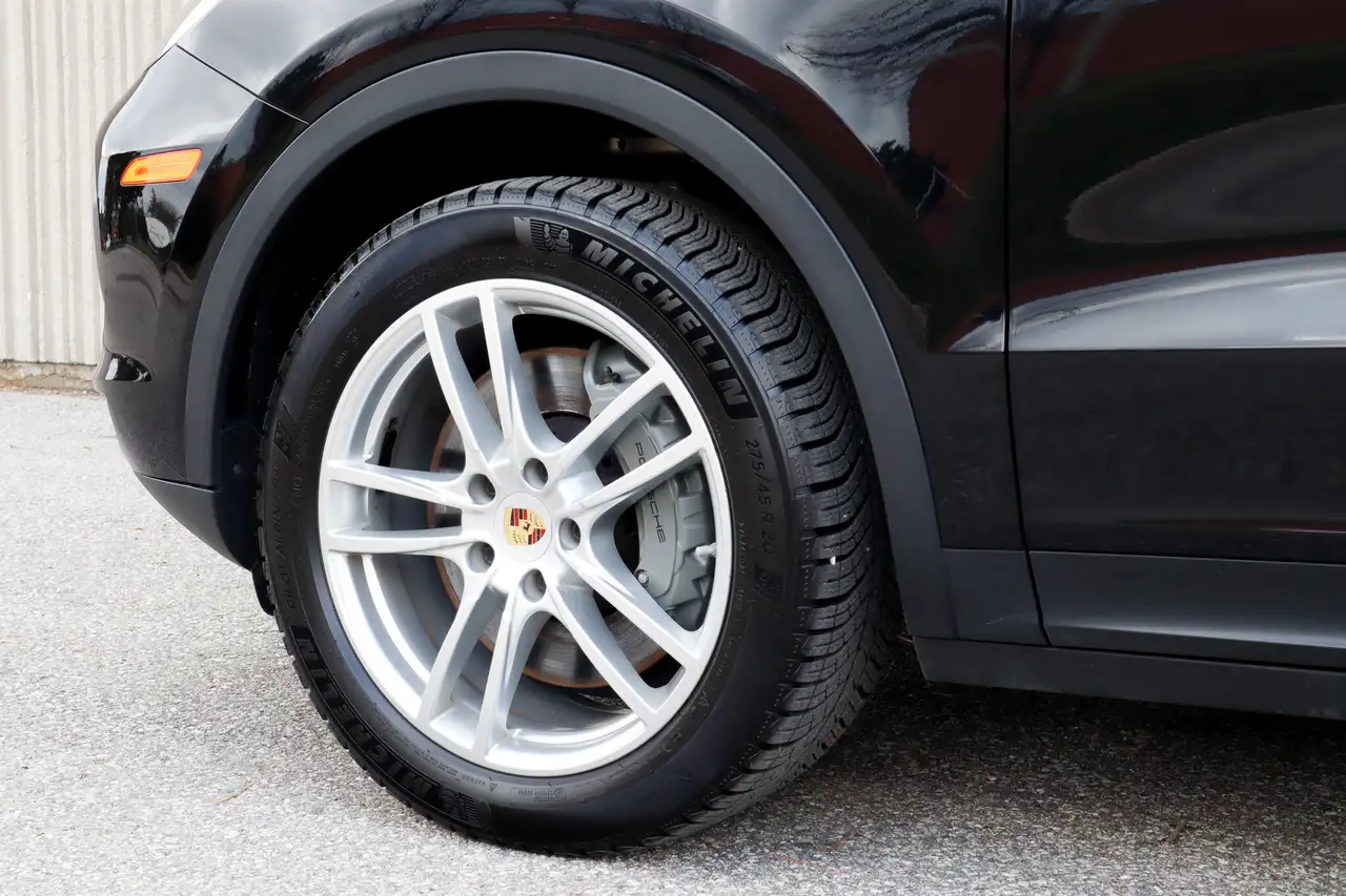 Porsche Cayenne снимка Porsche Cayenne
