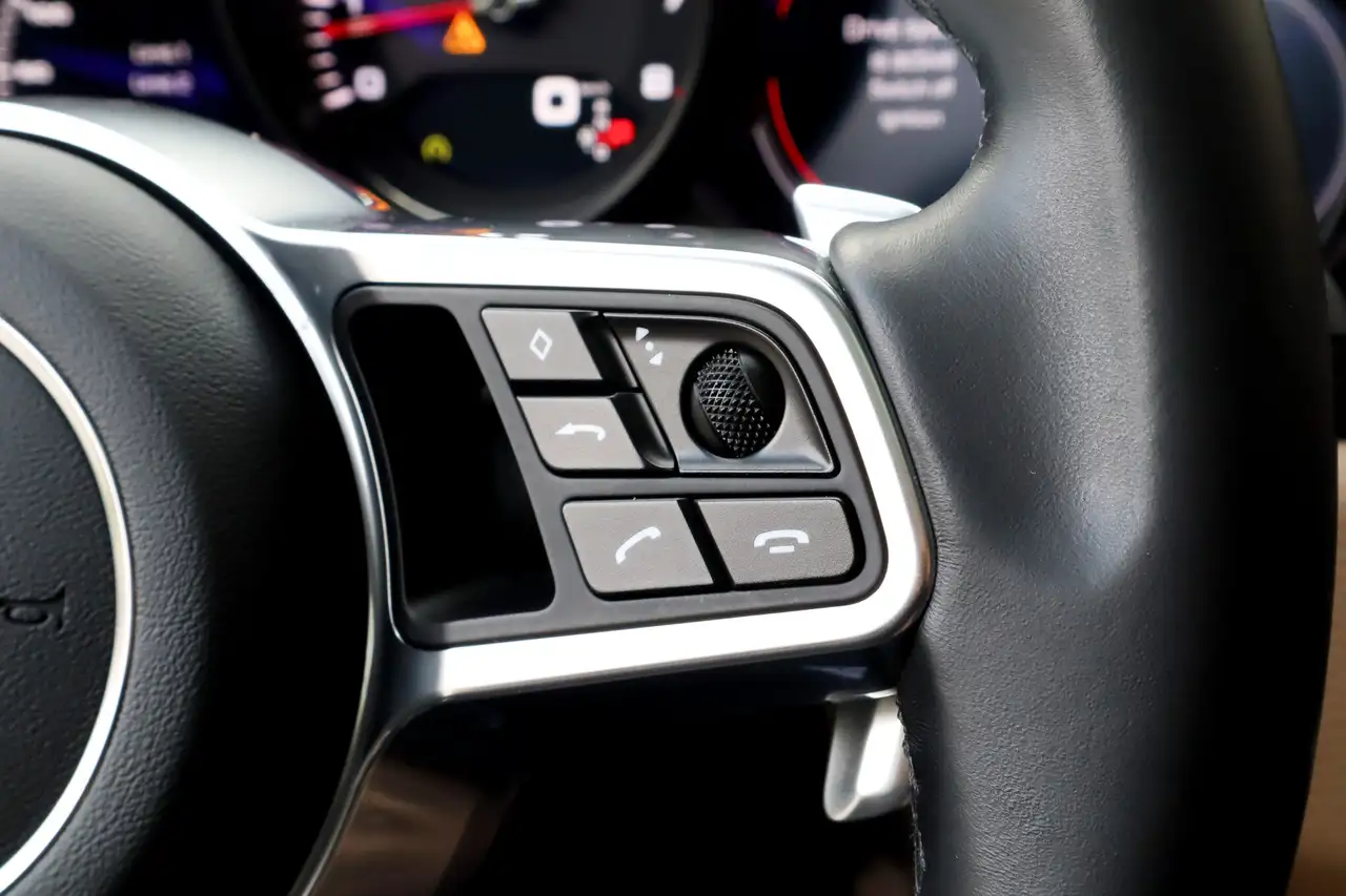 Porsche Cayenne снимка Porsche Cayenne