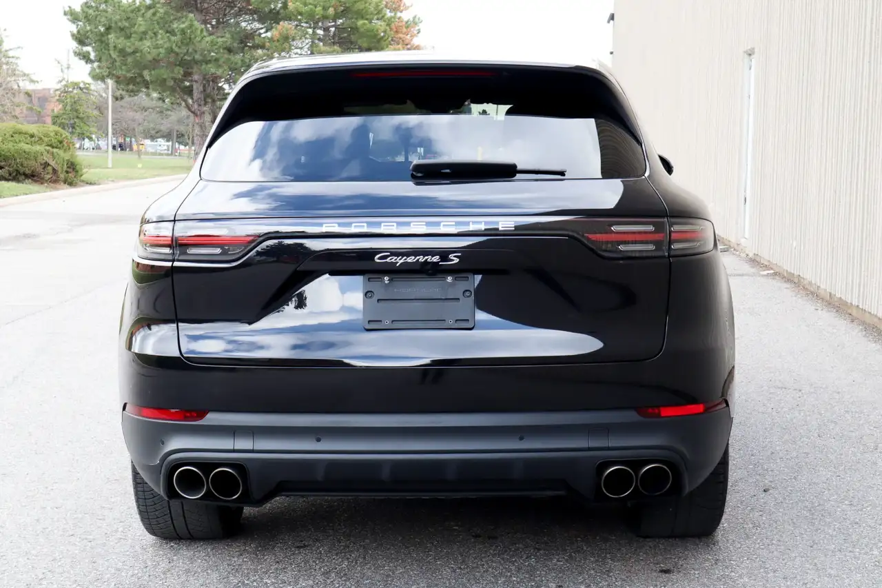 Porsche Cayenne снимка Porsche Cayenne