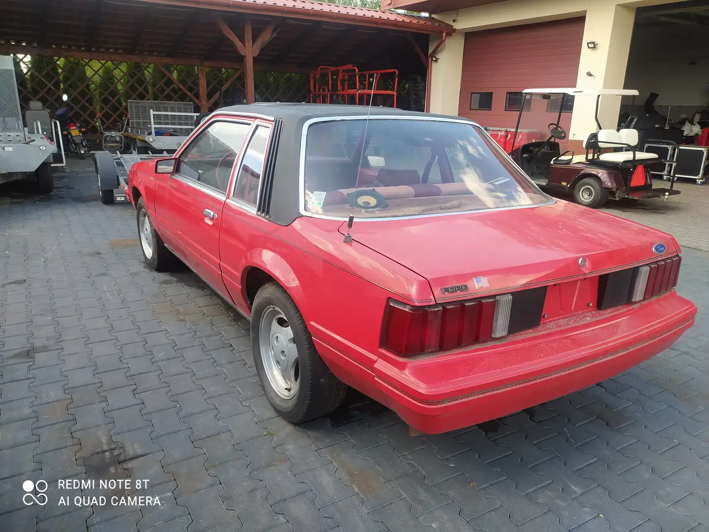 Ford Mustang Ghia Rot - 2