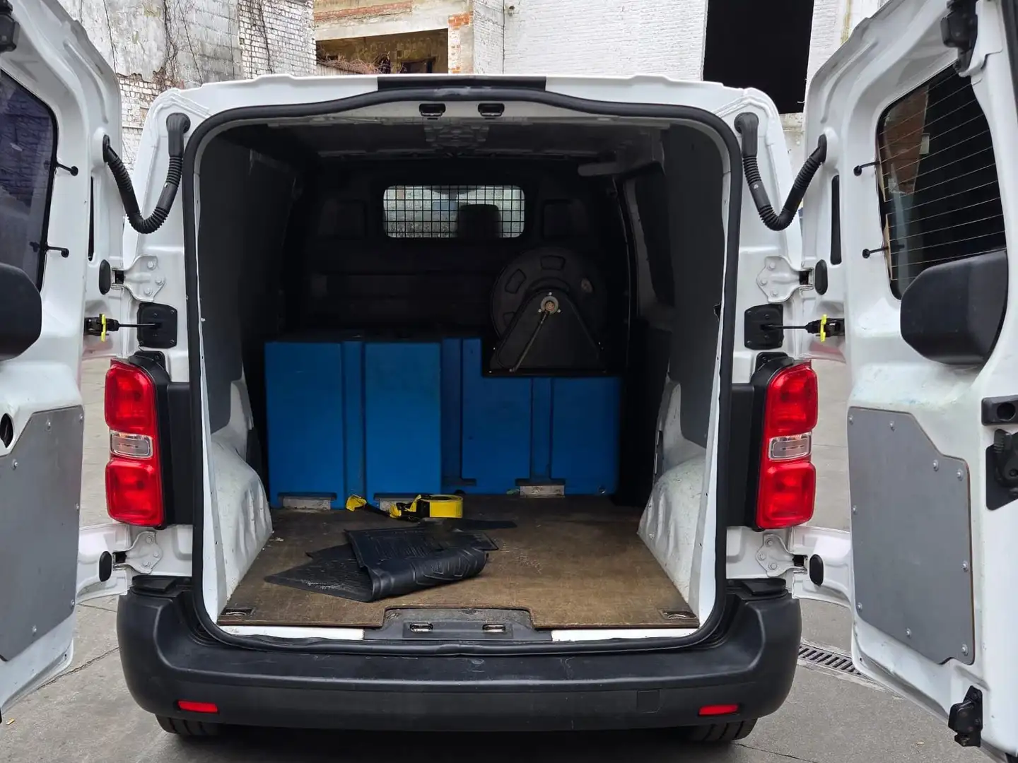 Toyota Proace Proace Verso 2.0 D-4D Long Shuttle S Білий - 2