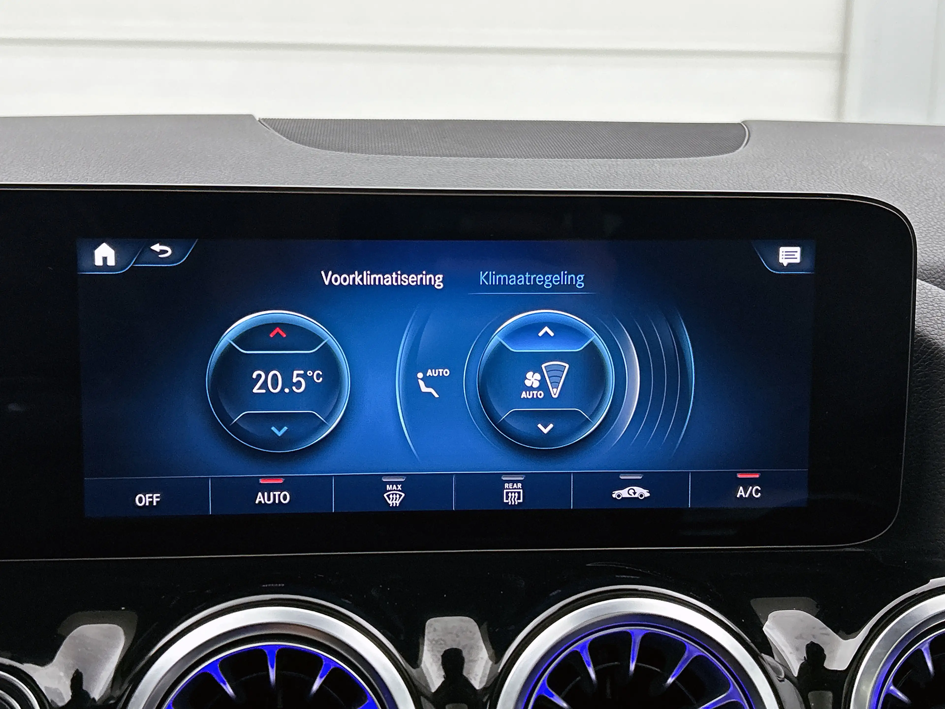 Mercedes-Benz GLA 250 e AMG Plug-In Hybride | AMG-Line IN en Exterieur | — photo 11