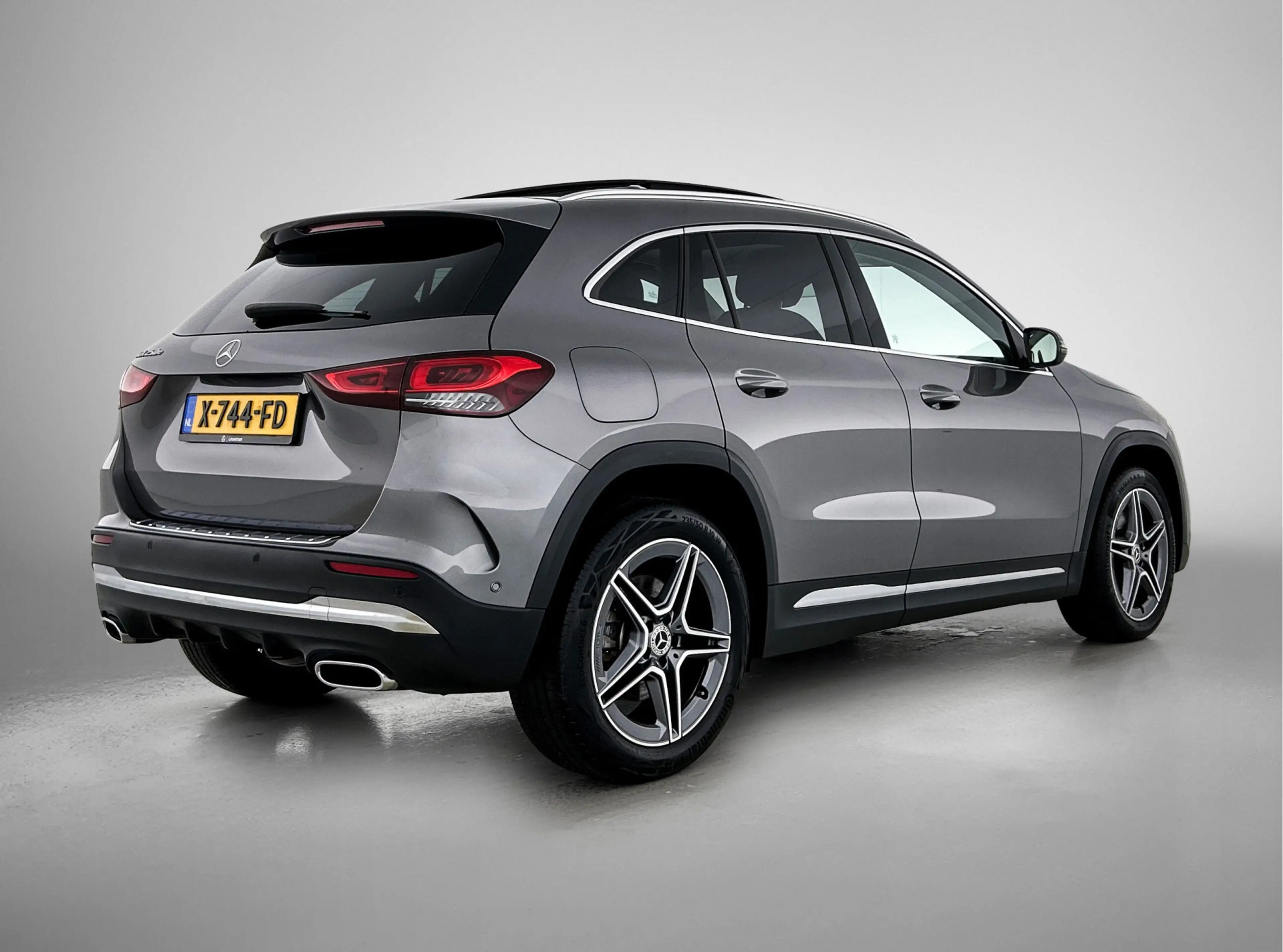 Mercedes-Benz GLA 250 e AMG Plug-In Hybride | AMG-Line IN en Exterieur | — photo 2