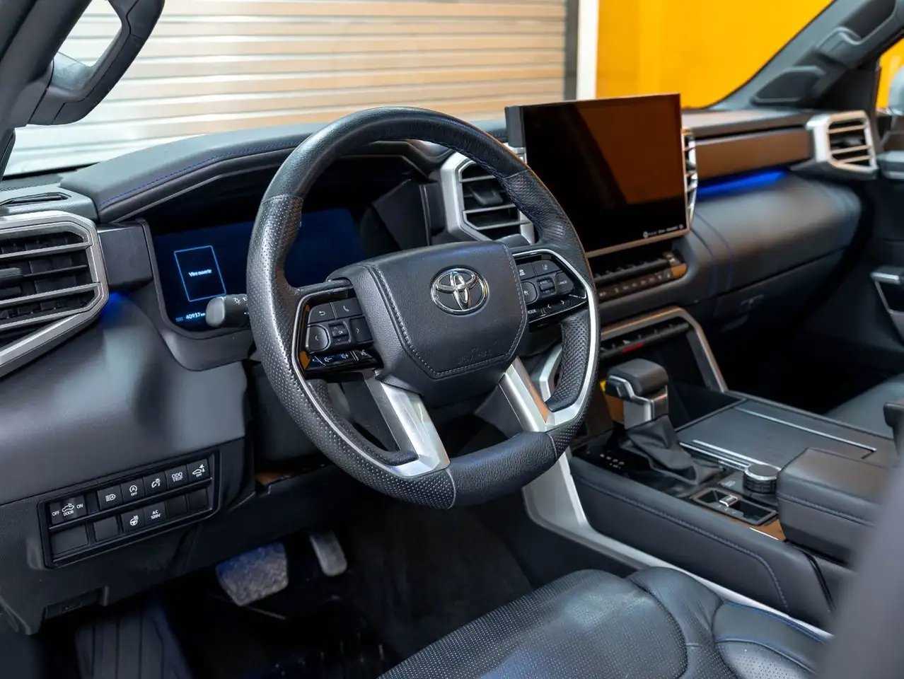 Toyota Tundra снимка Toyota Tundra