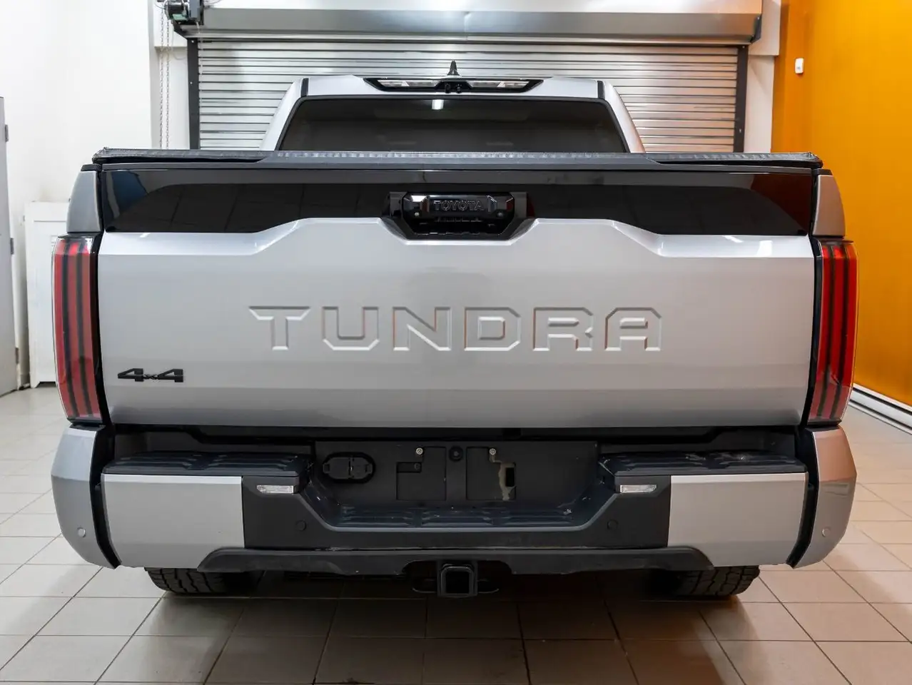 Toyota Tundra снимка Toyota Tundra