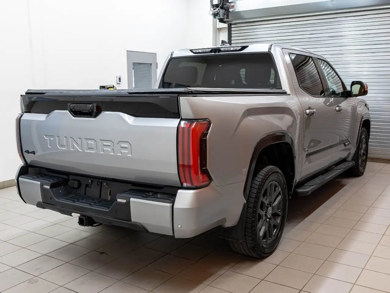 Toyota Tundra снимка Toyota Tundra