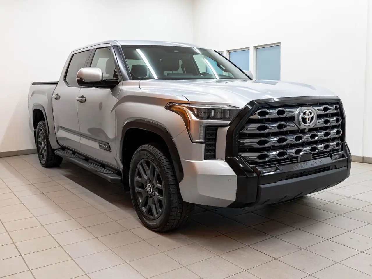 Toyota Tundra снимка Toyota Tundra