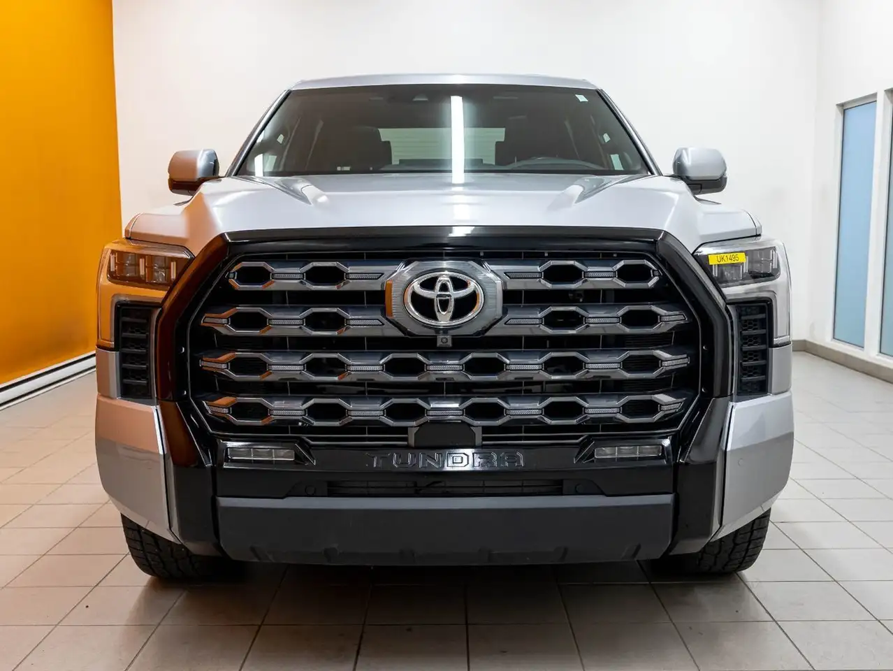 Toyota Tundra снимка Toyota Tundra