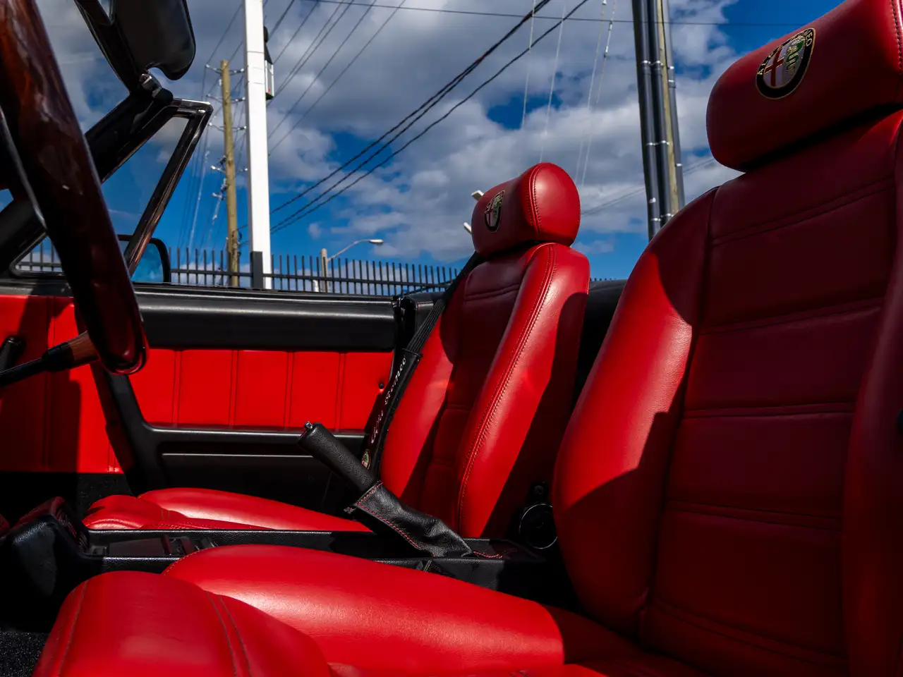 Alfa Romeo Spider снимка Alfa Romeo Spider