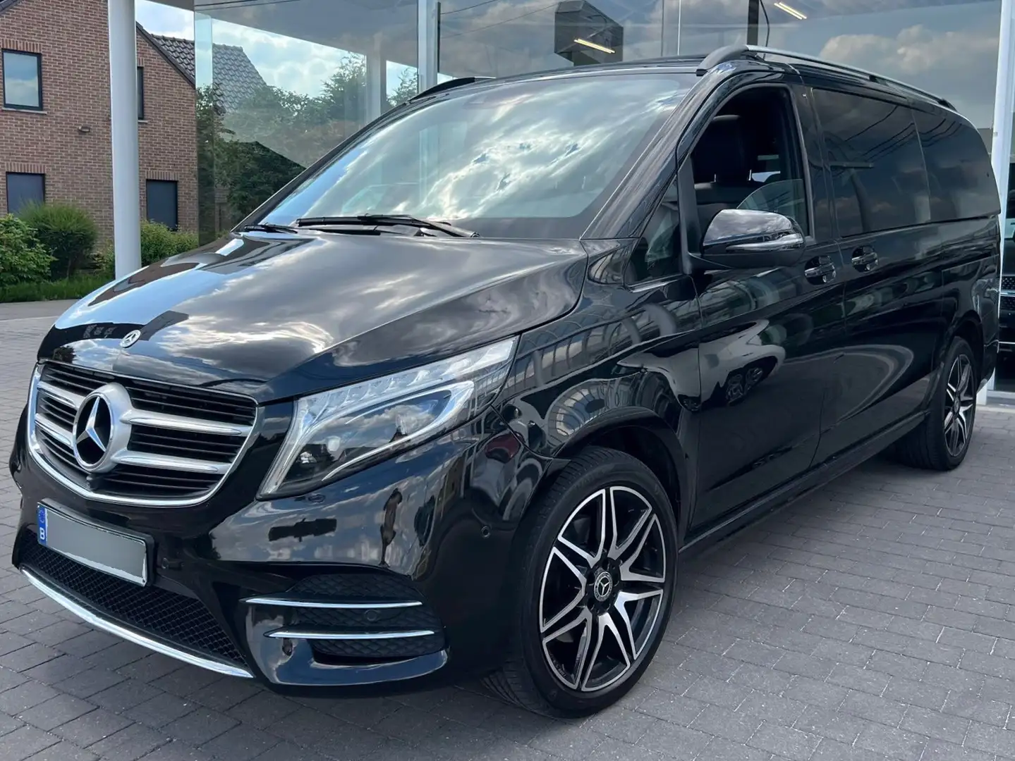 Mercedes-Benz V 250 D / Pack AMG / 4Matic / Toit Pano / FULL OPTIONS / Zwart - 2