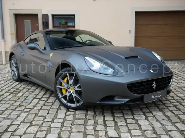 Ferrari California view 2