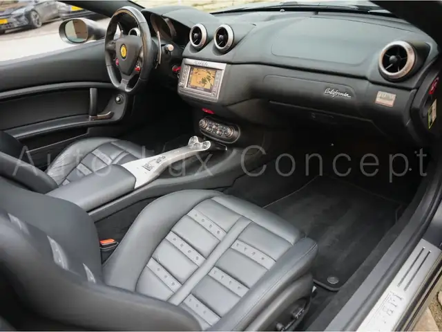 Ferrari California view 6