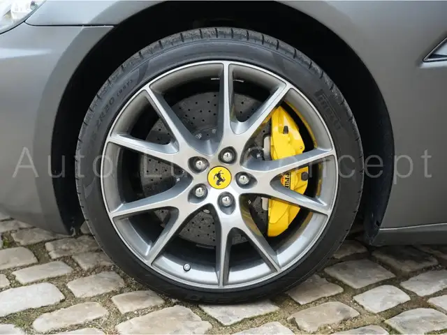 Ferrari California view 10