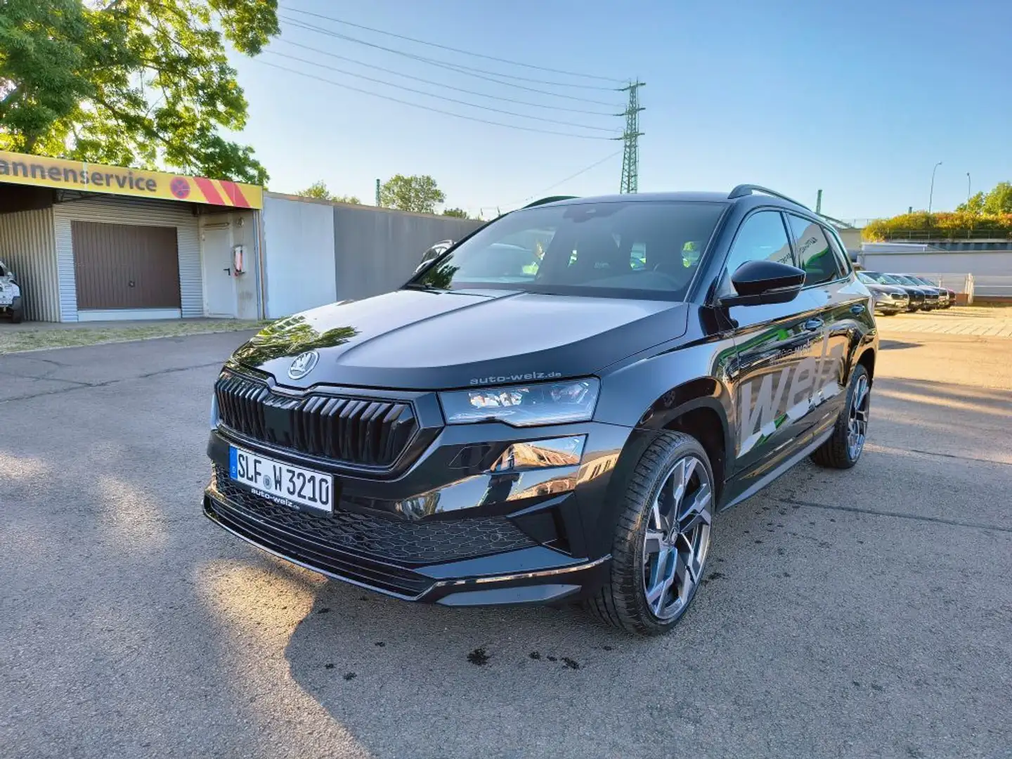 Skoda Karoq 1.5 TSI ACT DSG Sportline Schwarz - 2