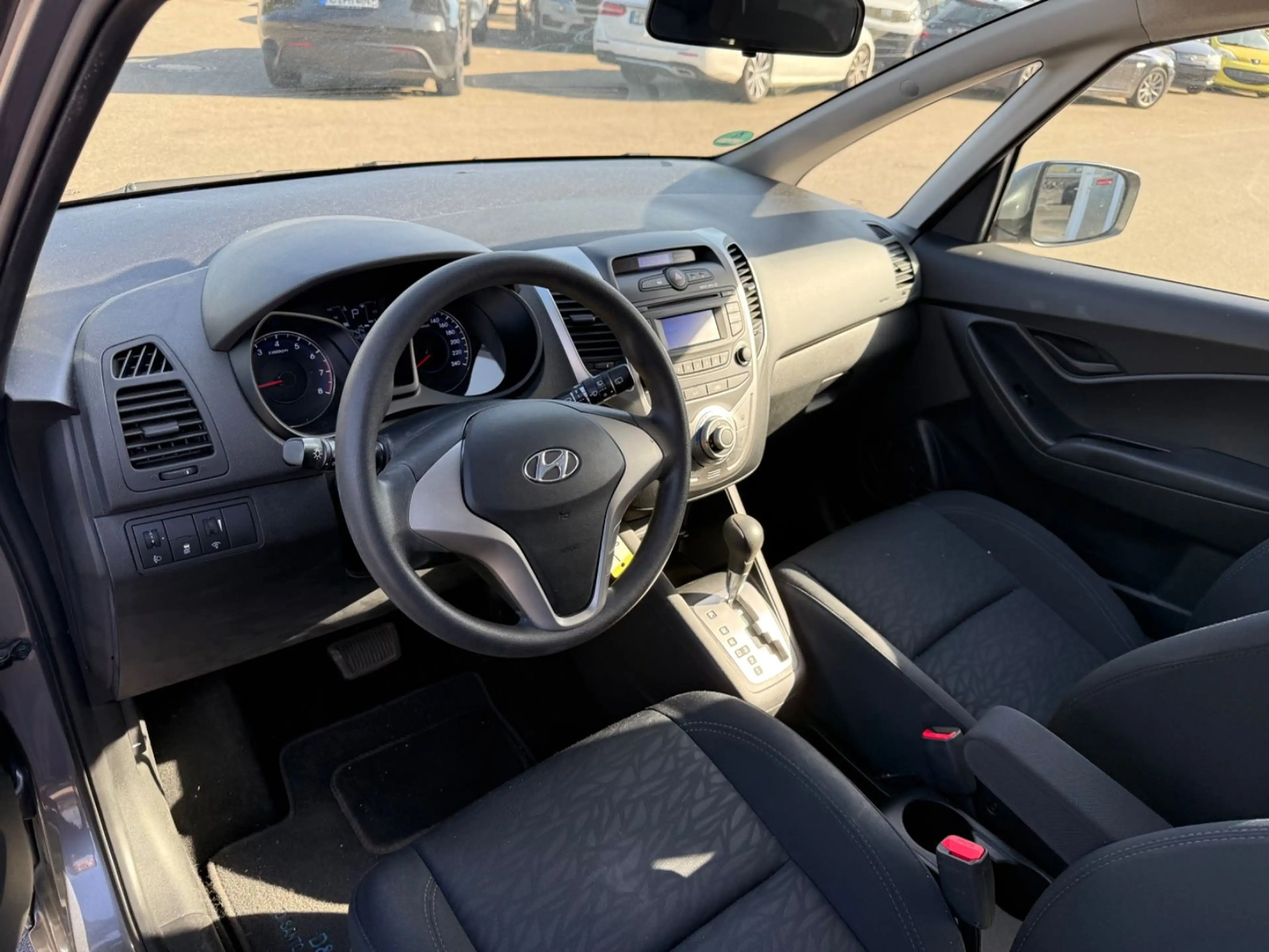Hyundai iX20 1.6 Style Automatik Tüv NEU — photo 14
