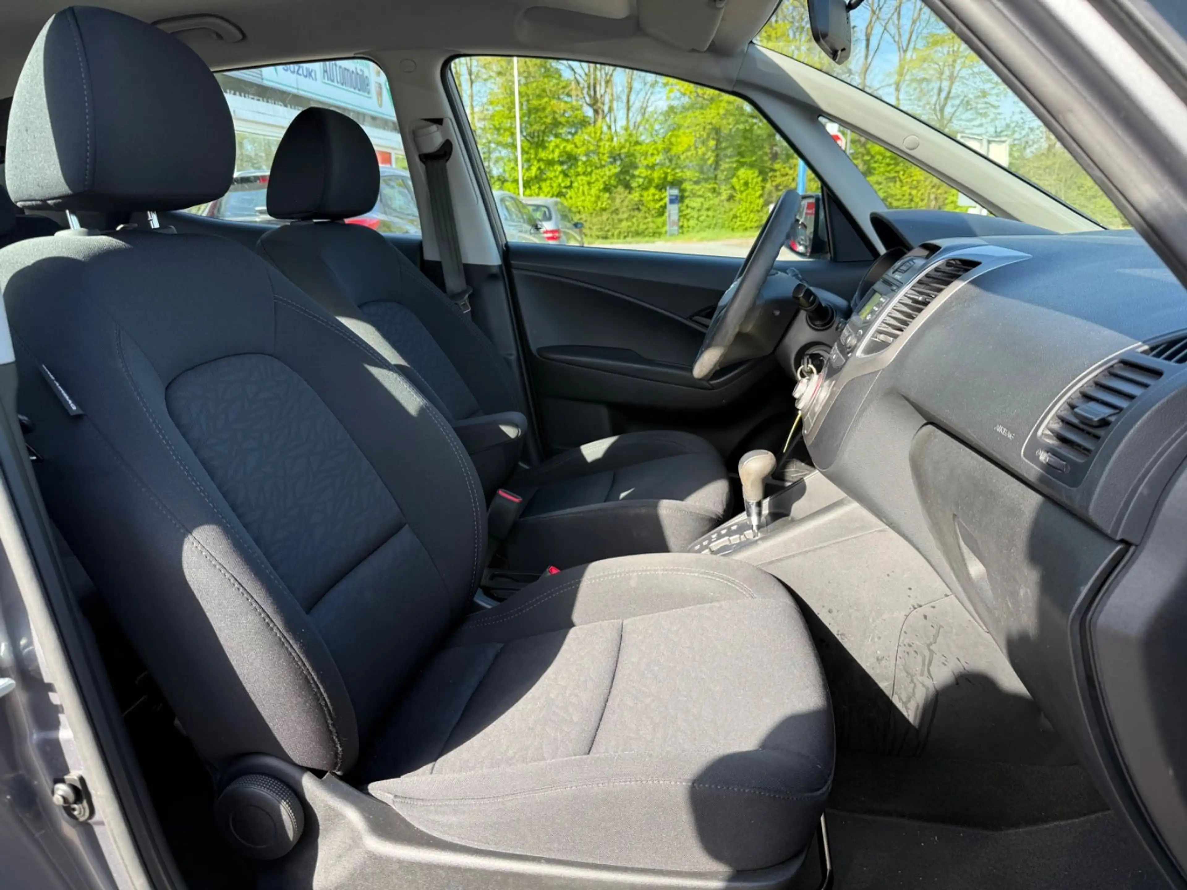 Hyundai iX20 1.6 Style Automatik Tüv NEU — photo 10