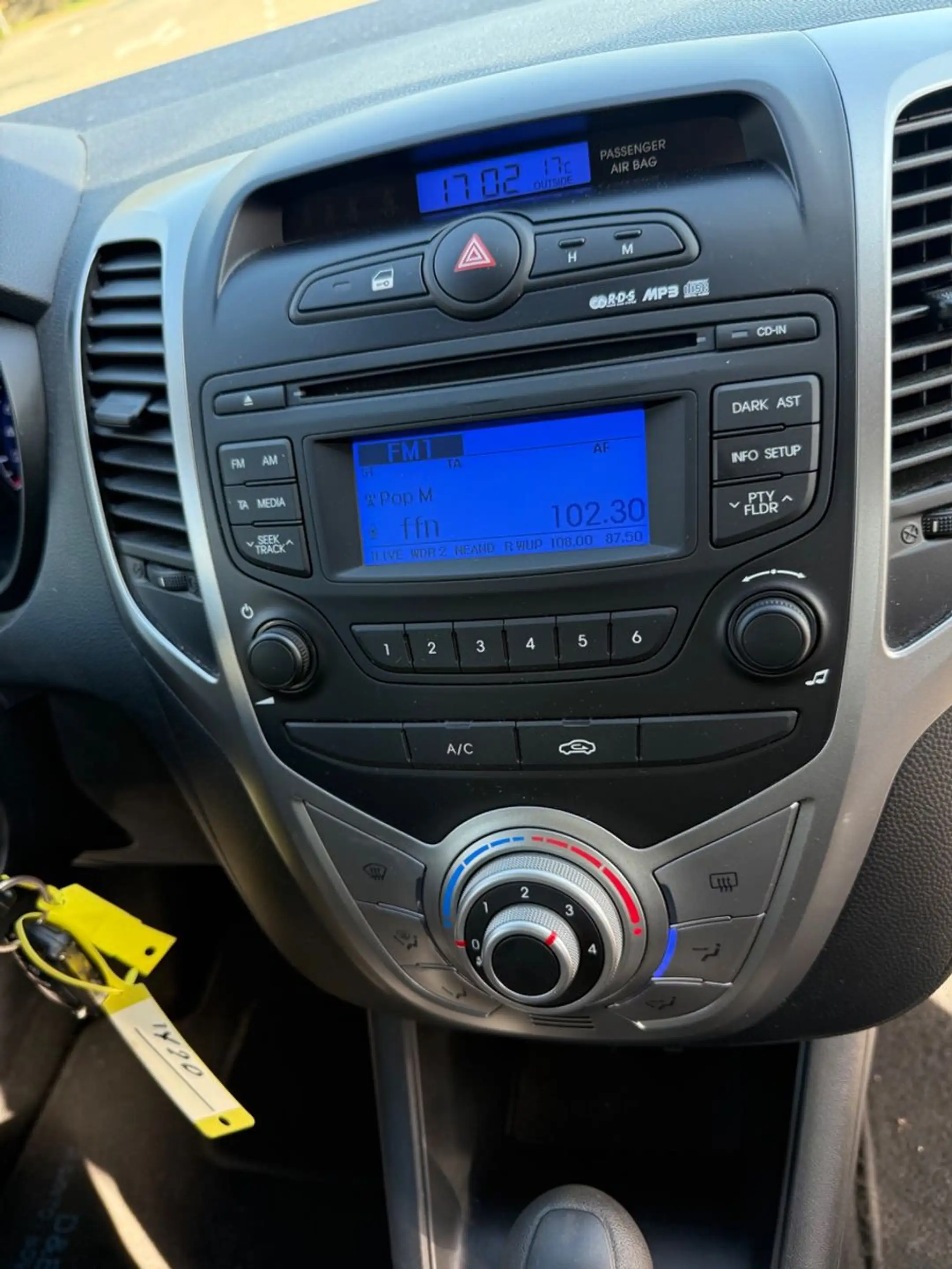 Hyundai iX20 1.6 Style Automatik Tüv NEU — photo 9