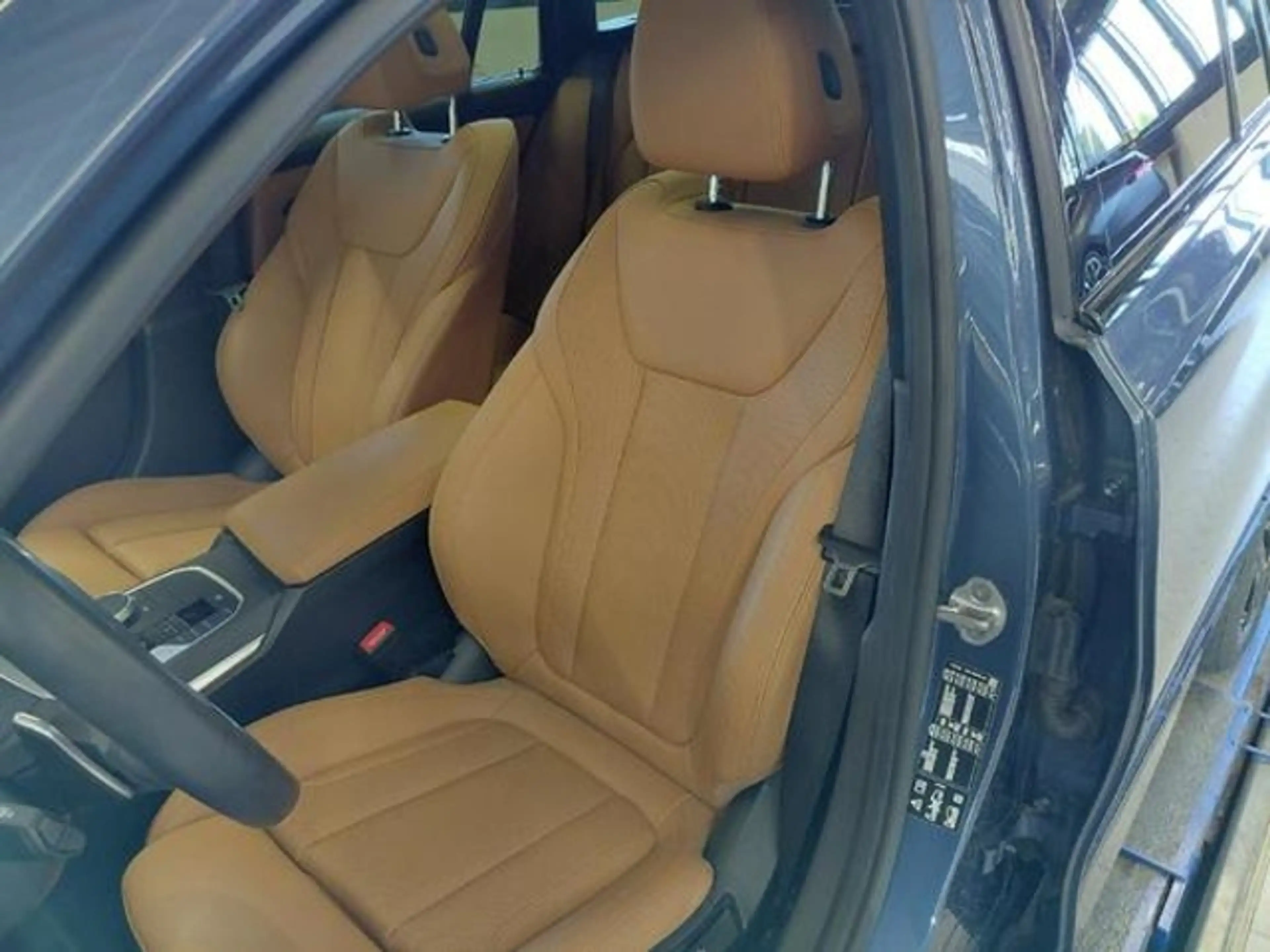 BMW 320 d M Sport AHK 360° Panorama HeadUp StandHz Drivin — photo 5
