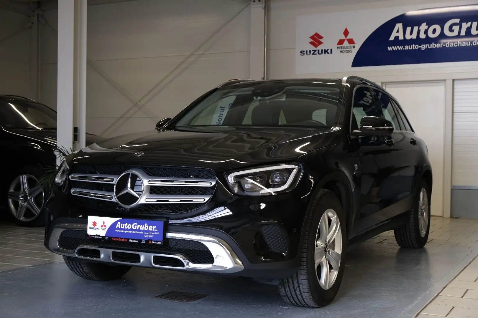 Mercedes-Benz GLC 300 GLC300e 4Matic MBUX*LED*PANO*HUD*360K*Navi*DAB Schwarz - 2