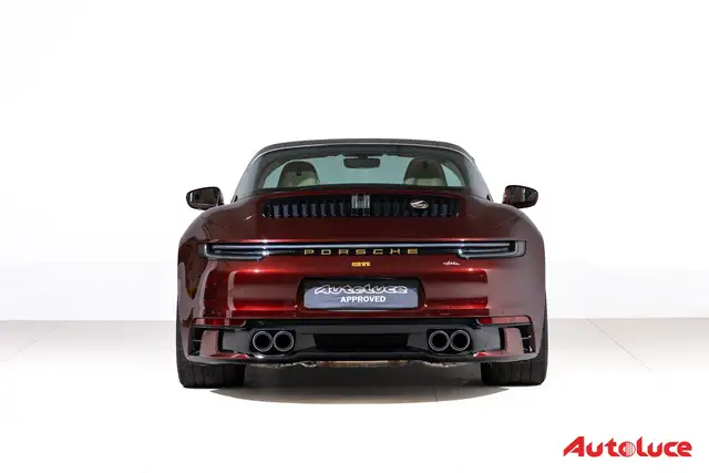 Porsche 911 view 5