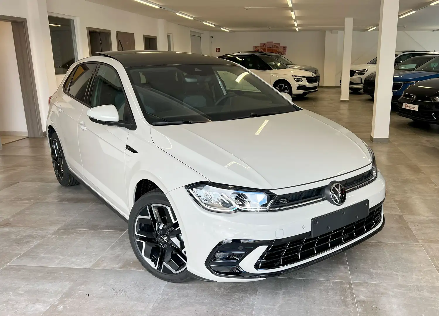 Volkswagen Polo 1.0 TSI DSG R-Line Pano/ACC/LED/17"ALU/Kamera/R2D Grau - 2