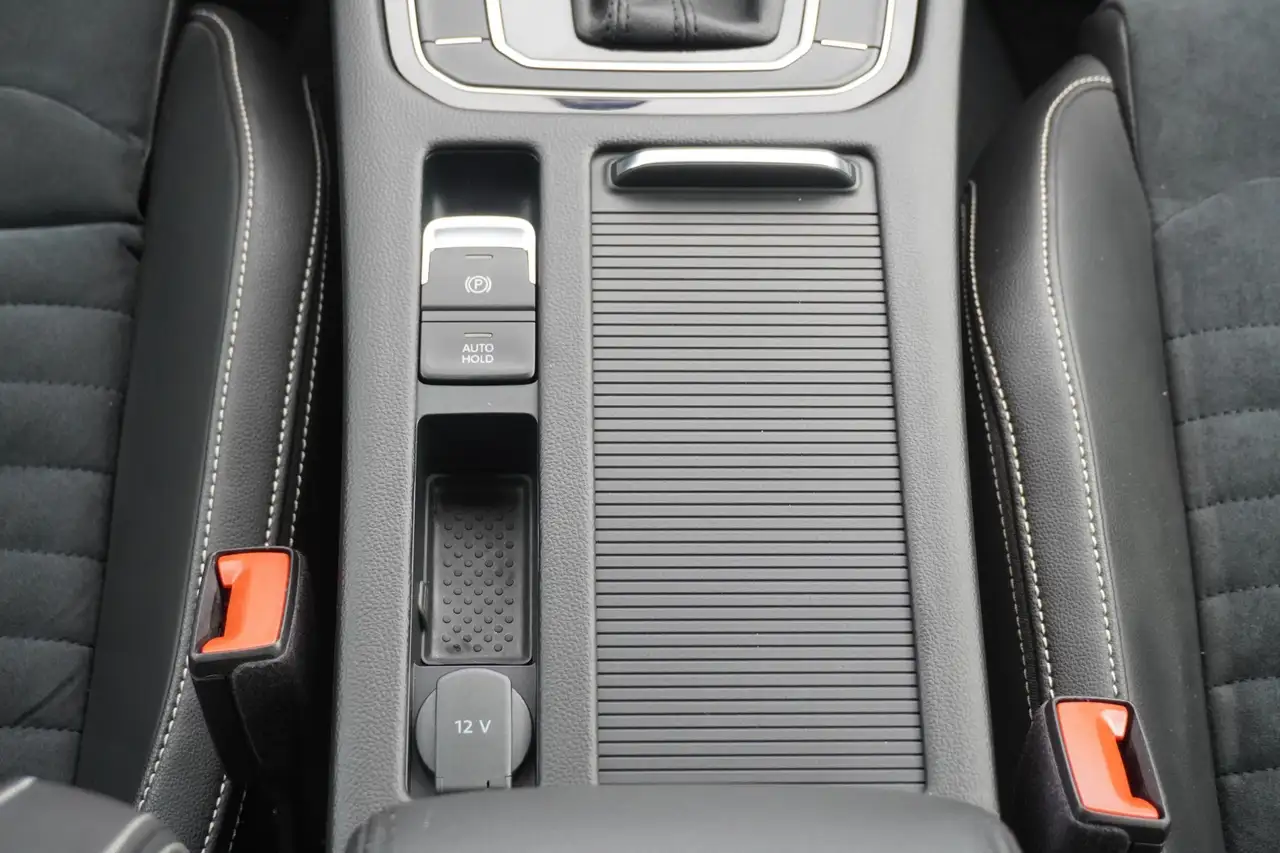 Volkswagen Passat 2.0 TDI R-Line DSG LED ACC AHK, миниатюра 23