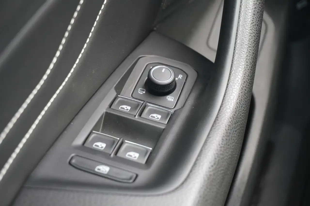 Volkswagen Passat 2.0 TDI R-Line DSG LED ACC AHK, миниатюра 29
