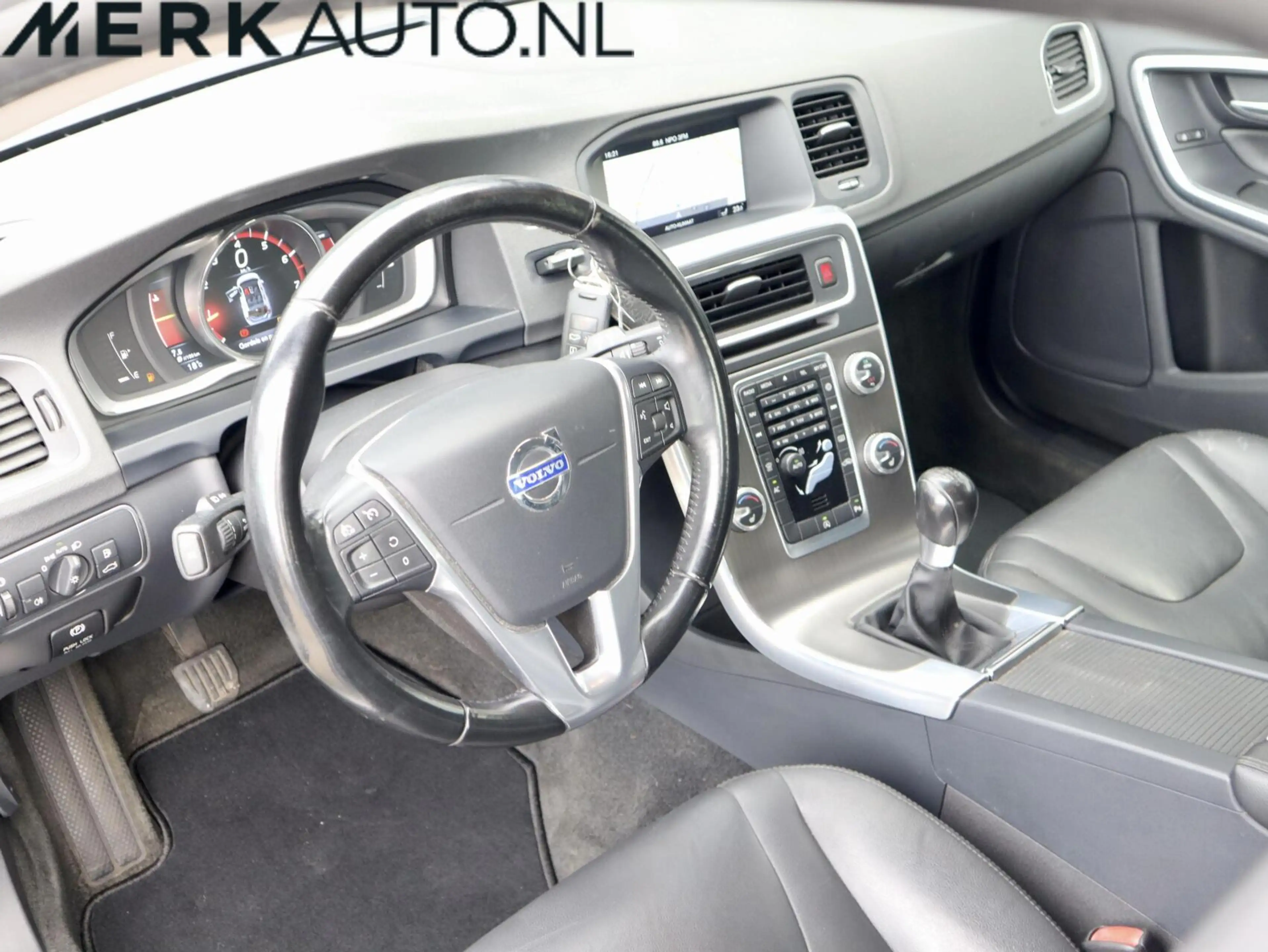Volvo V60 1.6 T3 Summum — photo 2