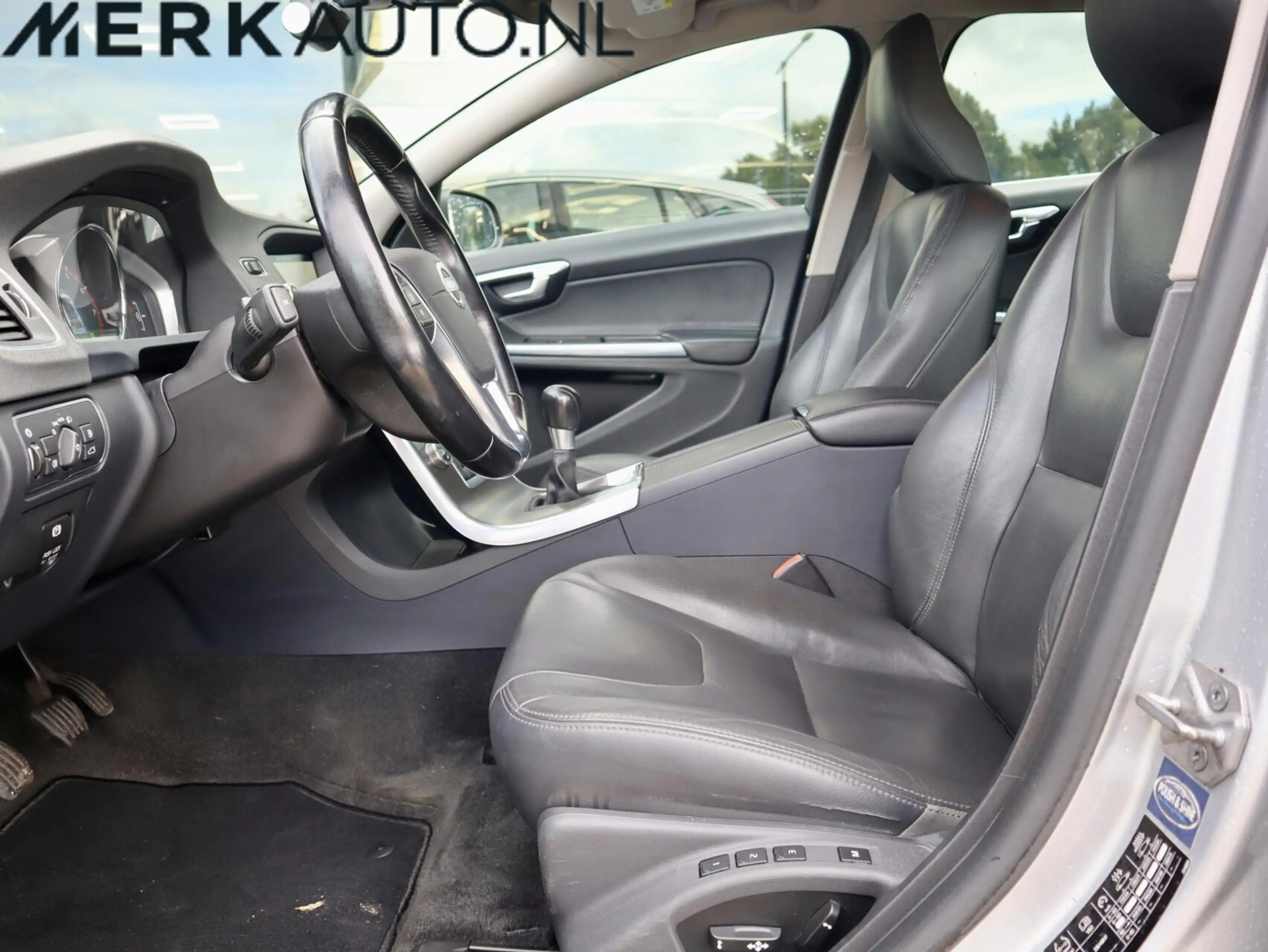 Volvo V60 1.6 T3 Summum — photo 4