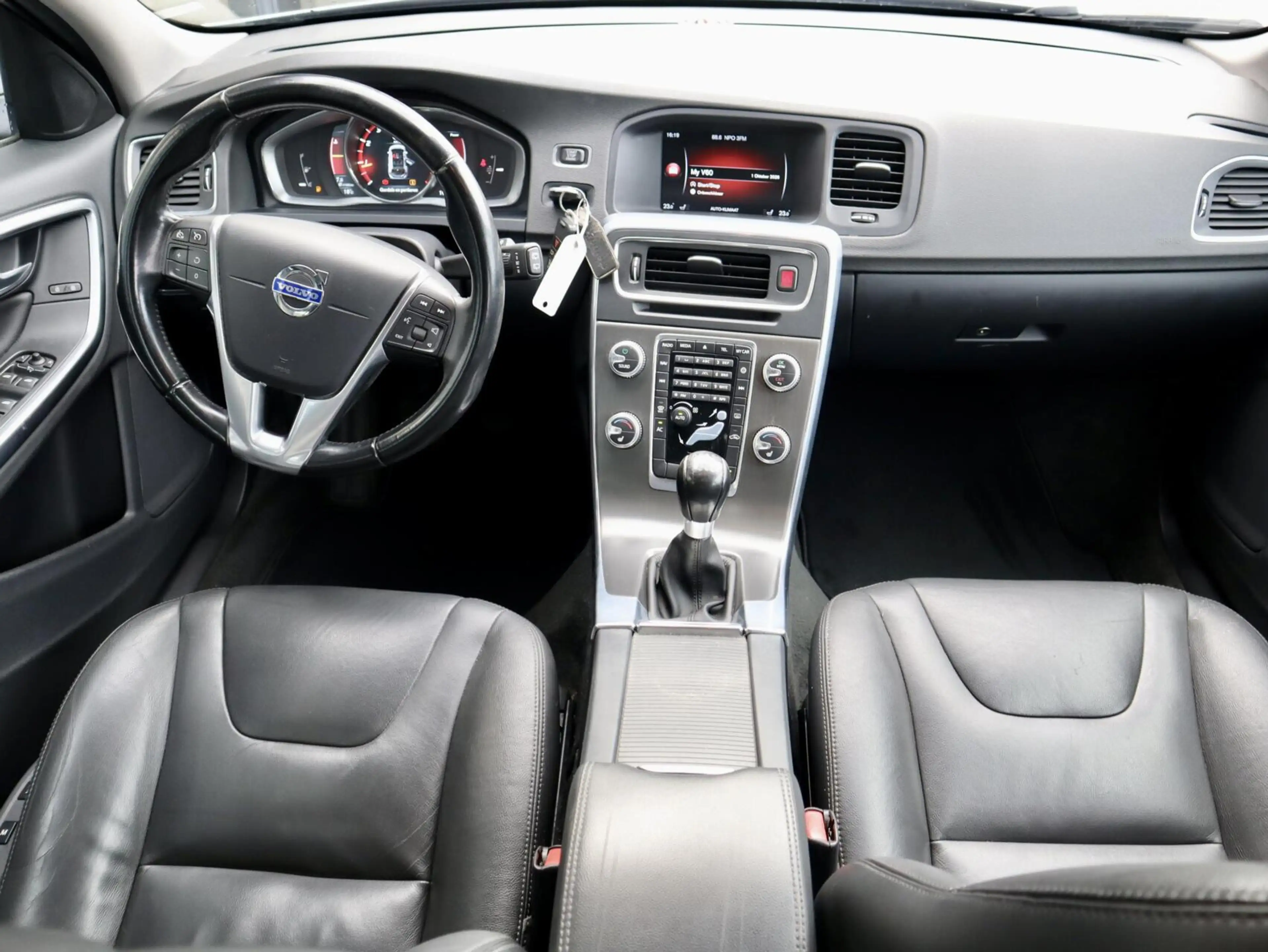 Volvo V60 1.6 T3 Summum — photo 8