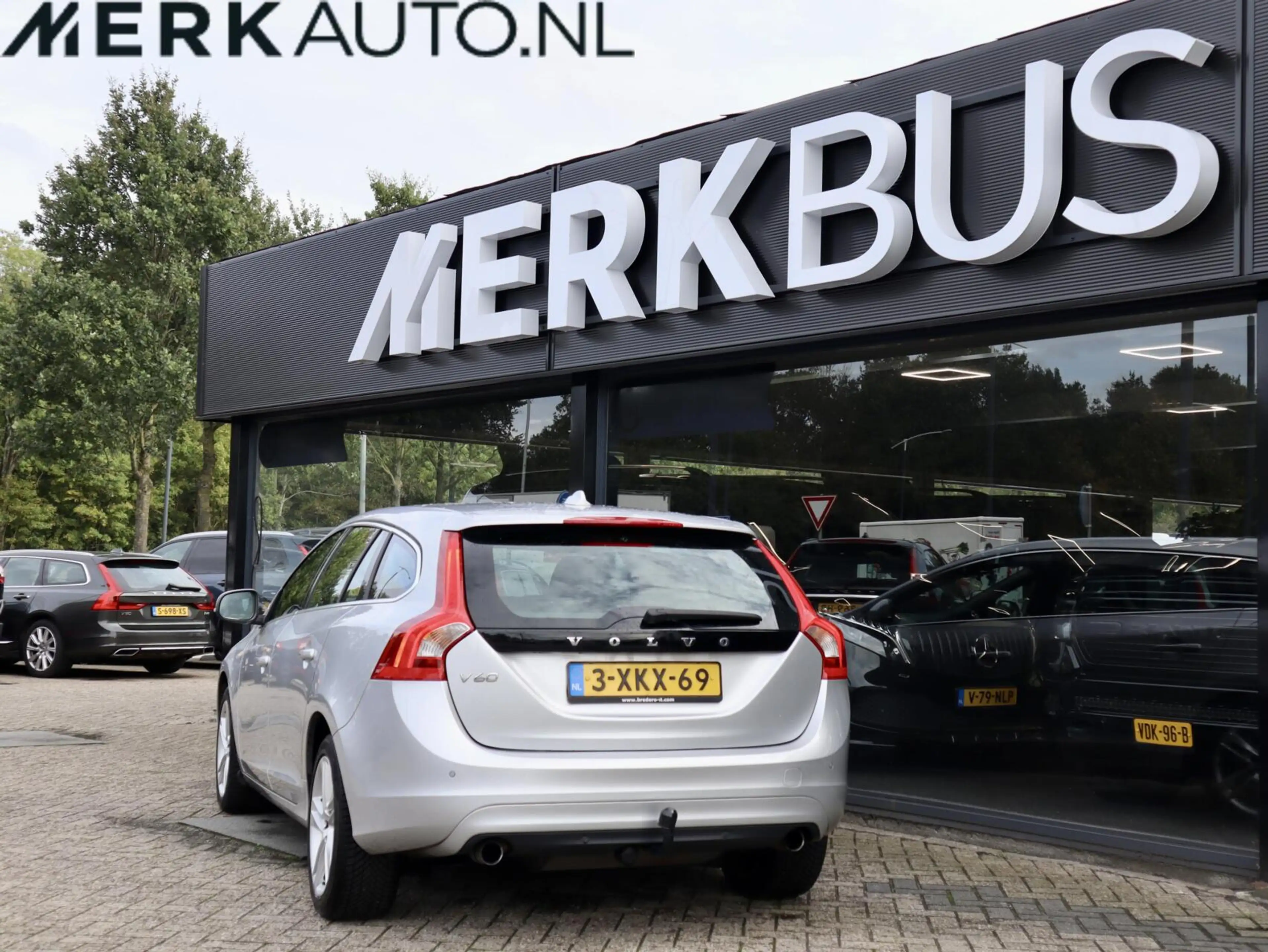 Volvo V60 1.6 T3 Summum — photo 3