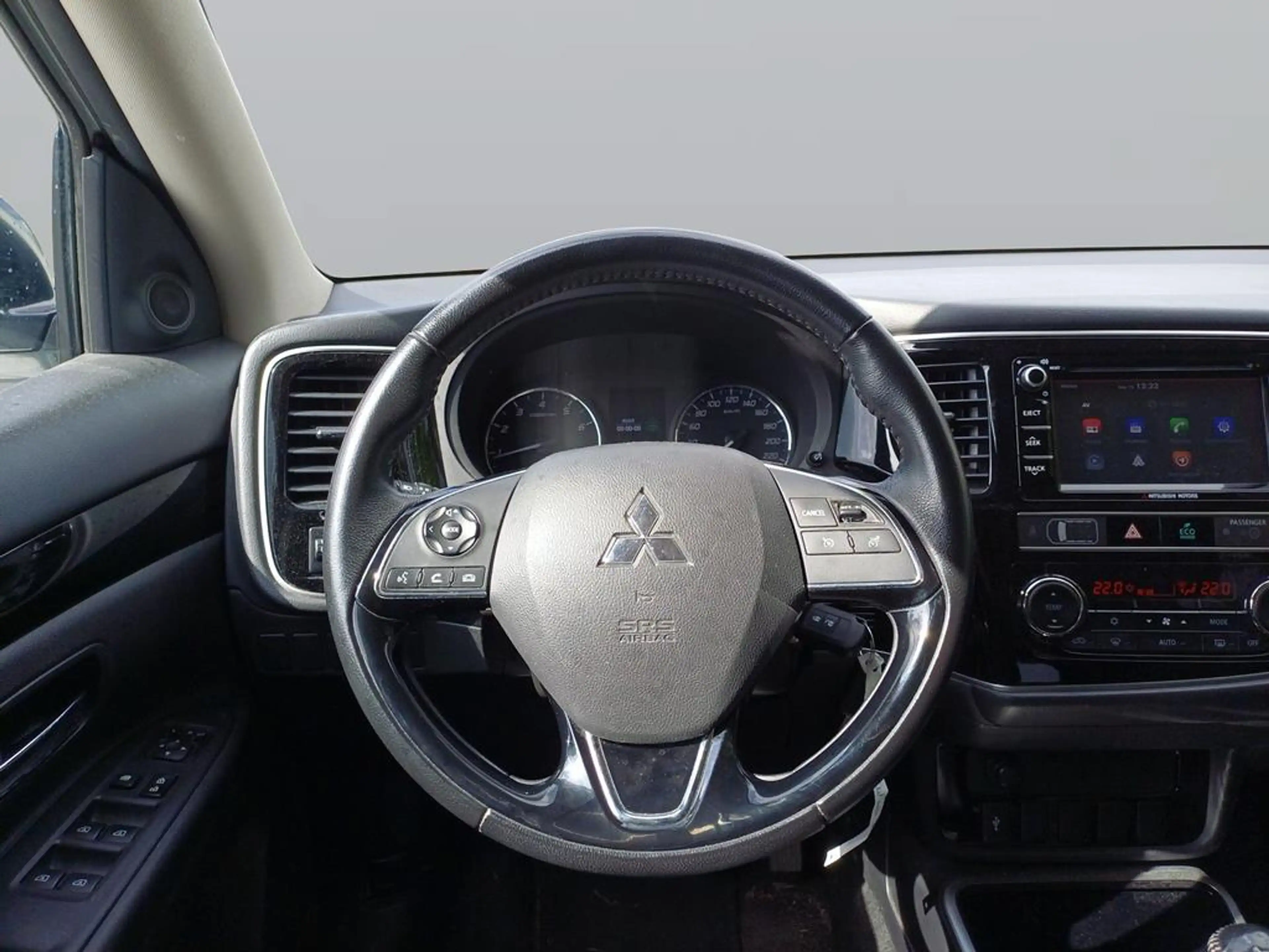 Mitsubishi Outlander Diamant Edition+ 2WD SHZ NAVI RFK — photo 13