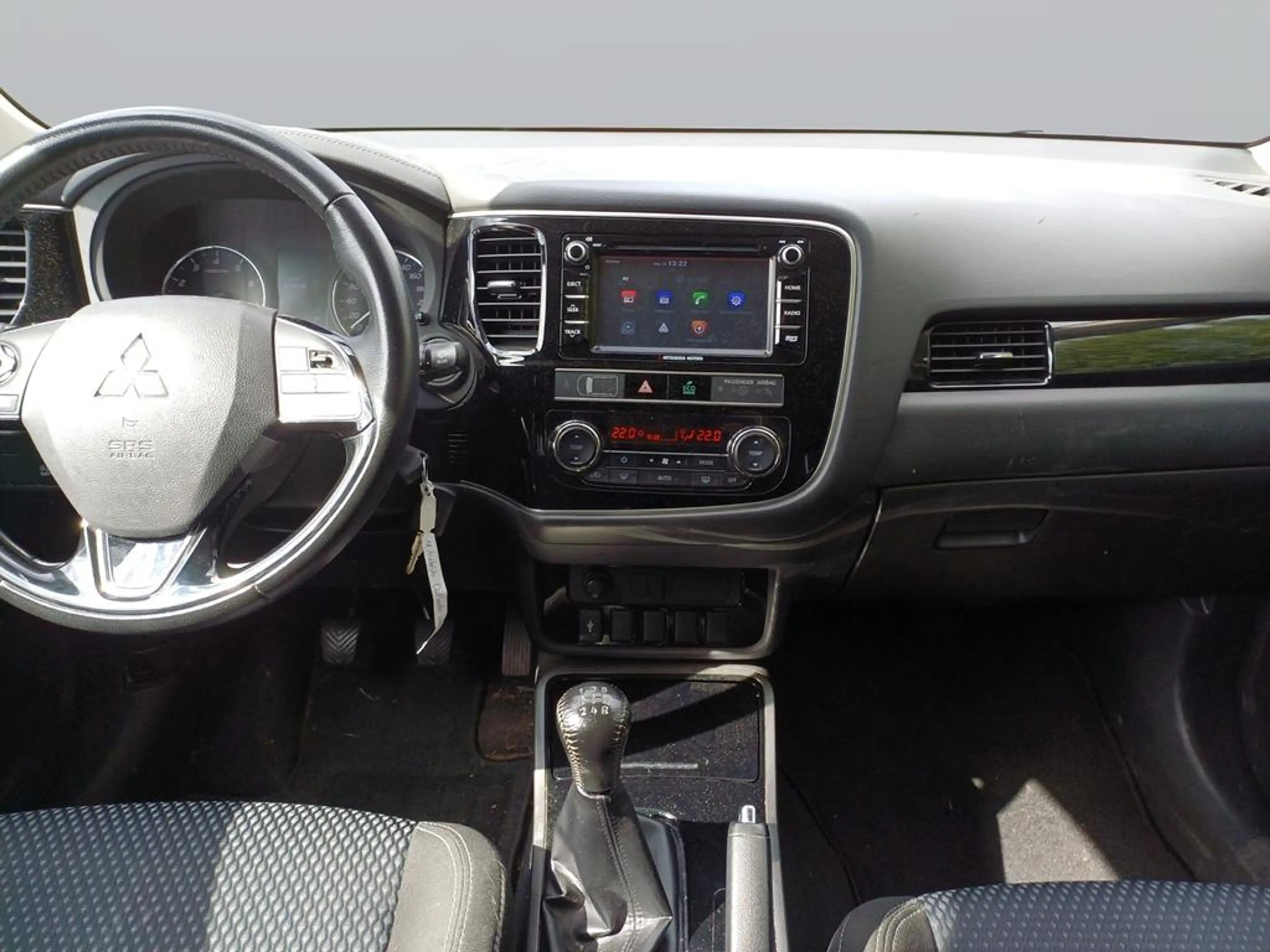 Mitsubishi Outlander Diamant Edition+ 2WD SHZ NAVI RFK — photo 12