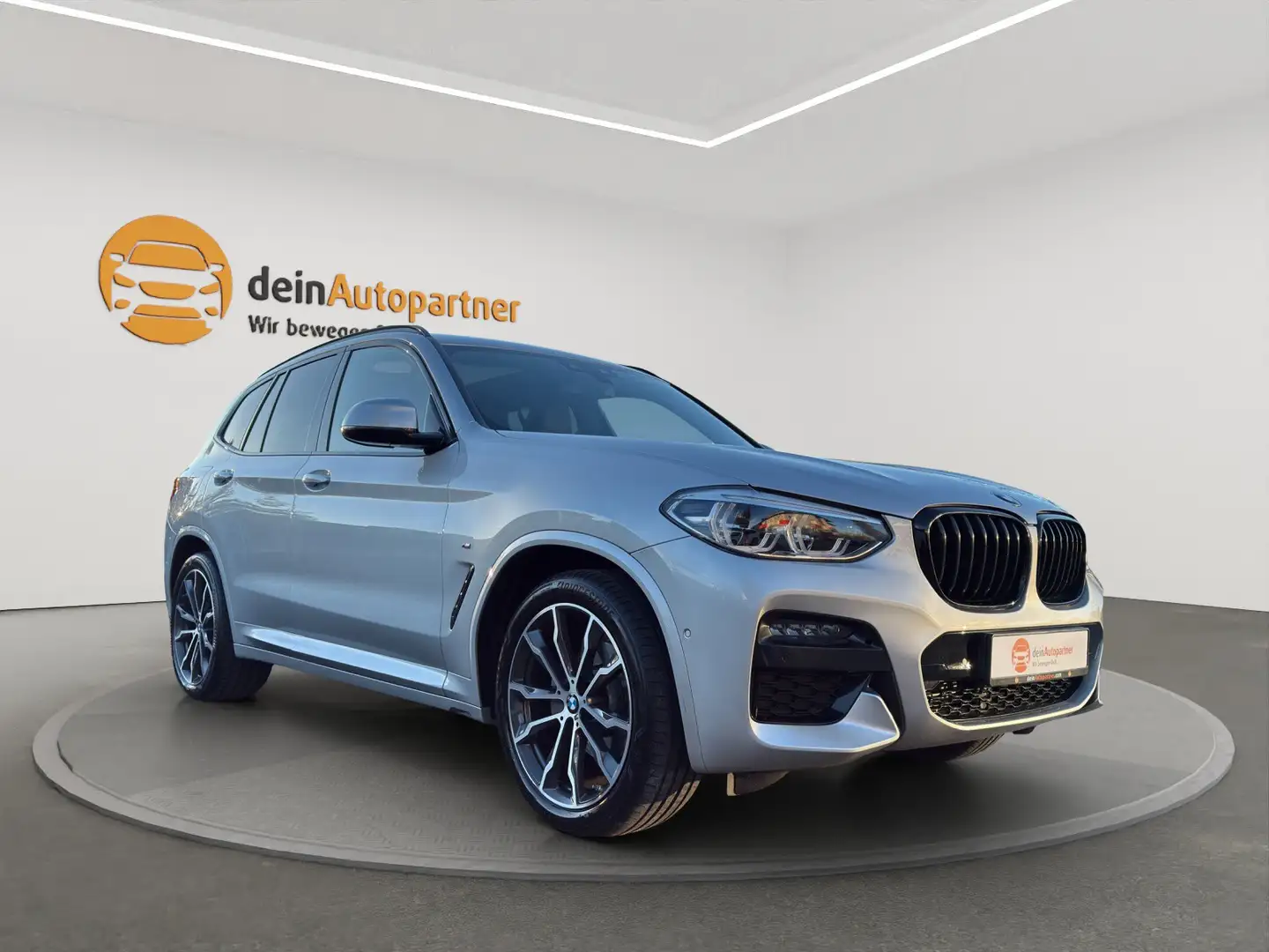 BMW X3 xDrive 20 d M Sport LED/LEDER/HUD/AHK/PANO/RFK/VIR Silber - 2