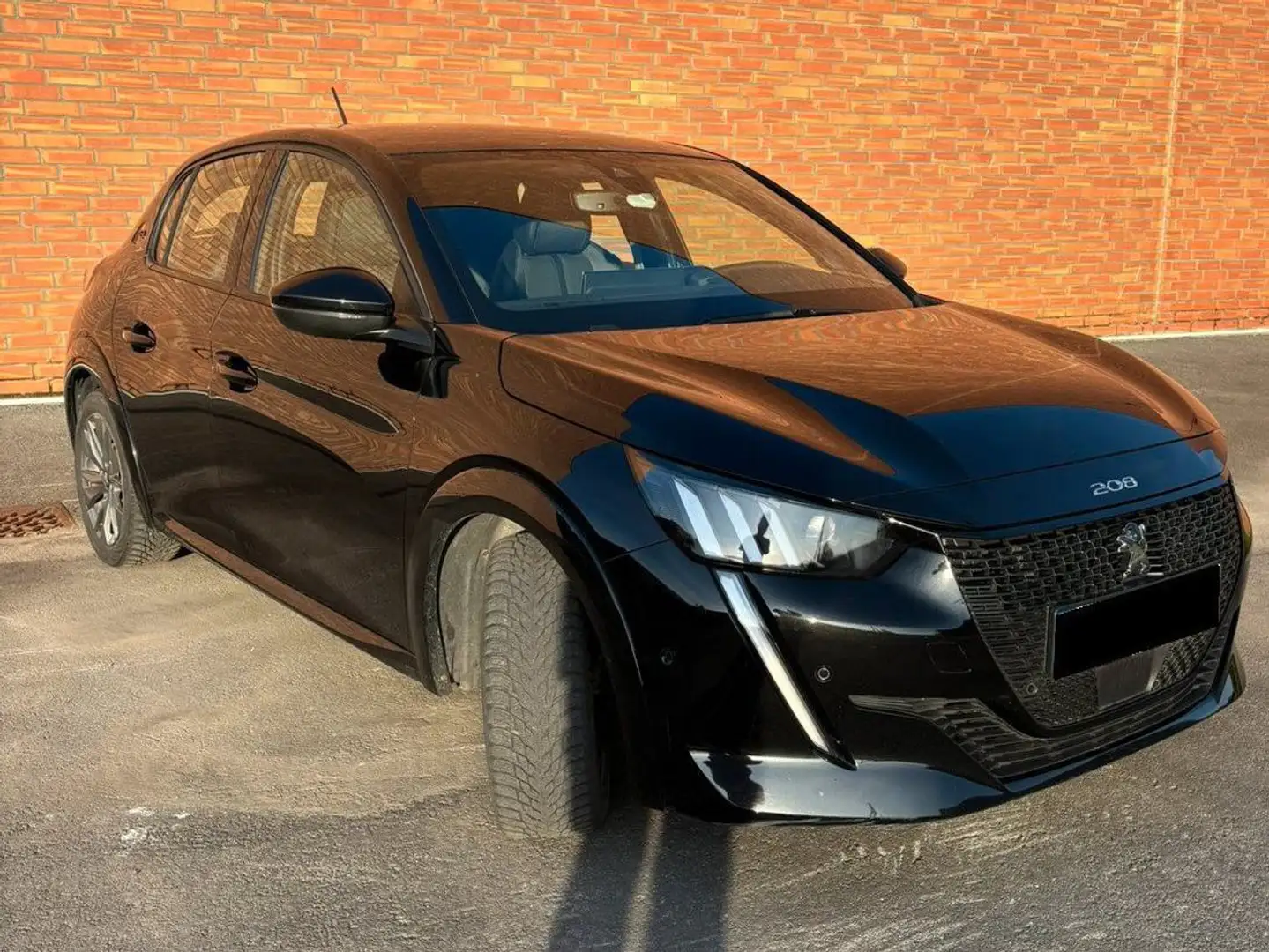 Peugeot e-208 208 Elektromotor 136 GT Schwarz - 2