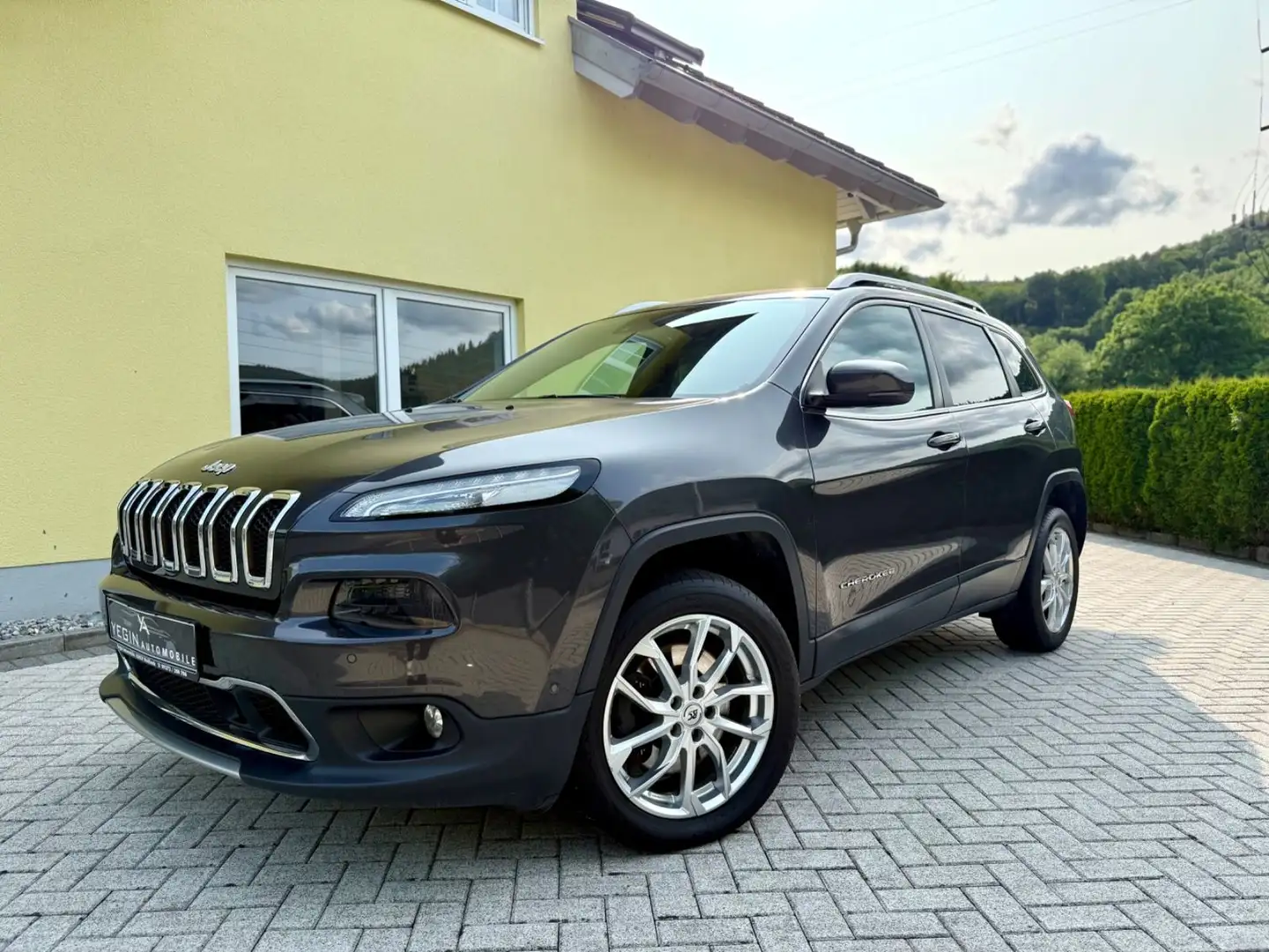 Jeep Cherokee 2.2 Limited 4WD Aut.-Leder-Navi-Kamera Grigio - 2