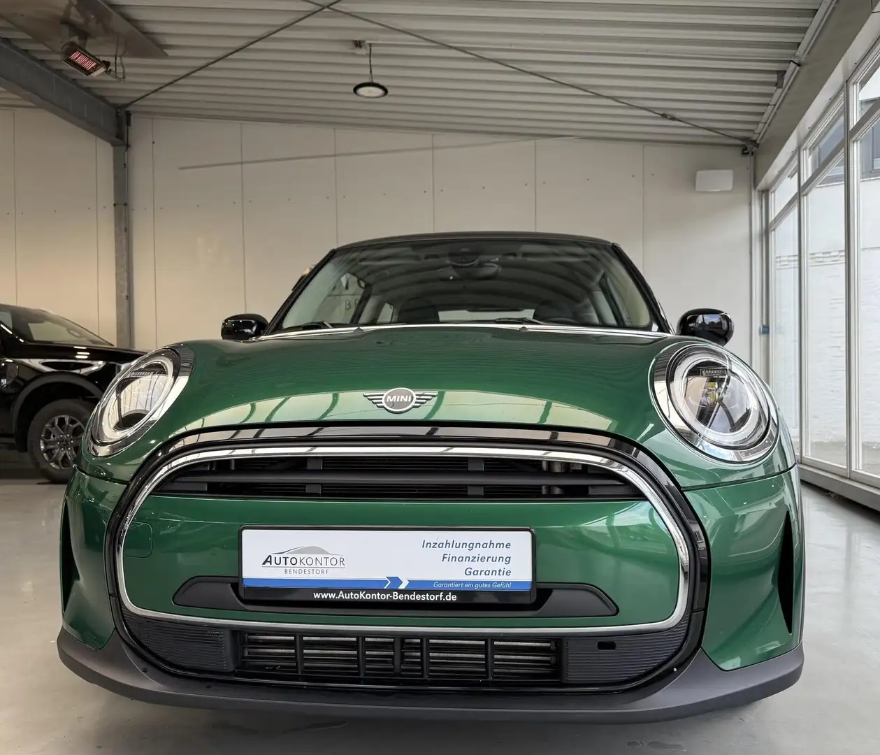 MINI Cooper Sport Autom., *LED *Kamera *CarPlay *Allwetter Grün - 1